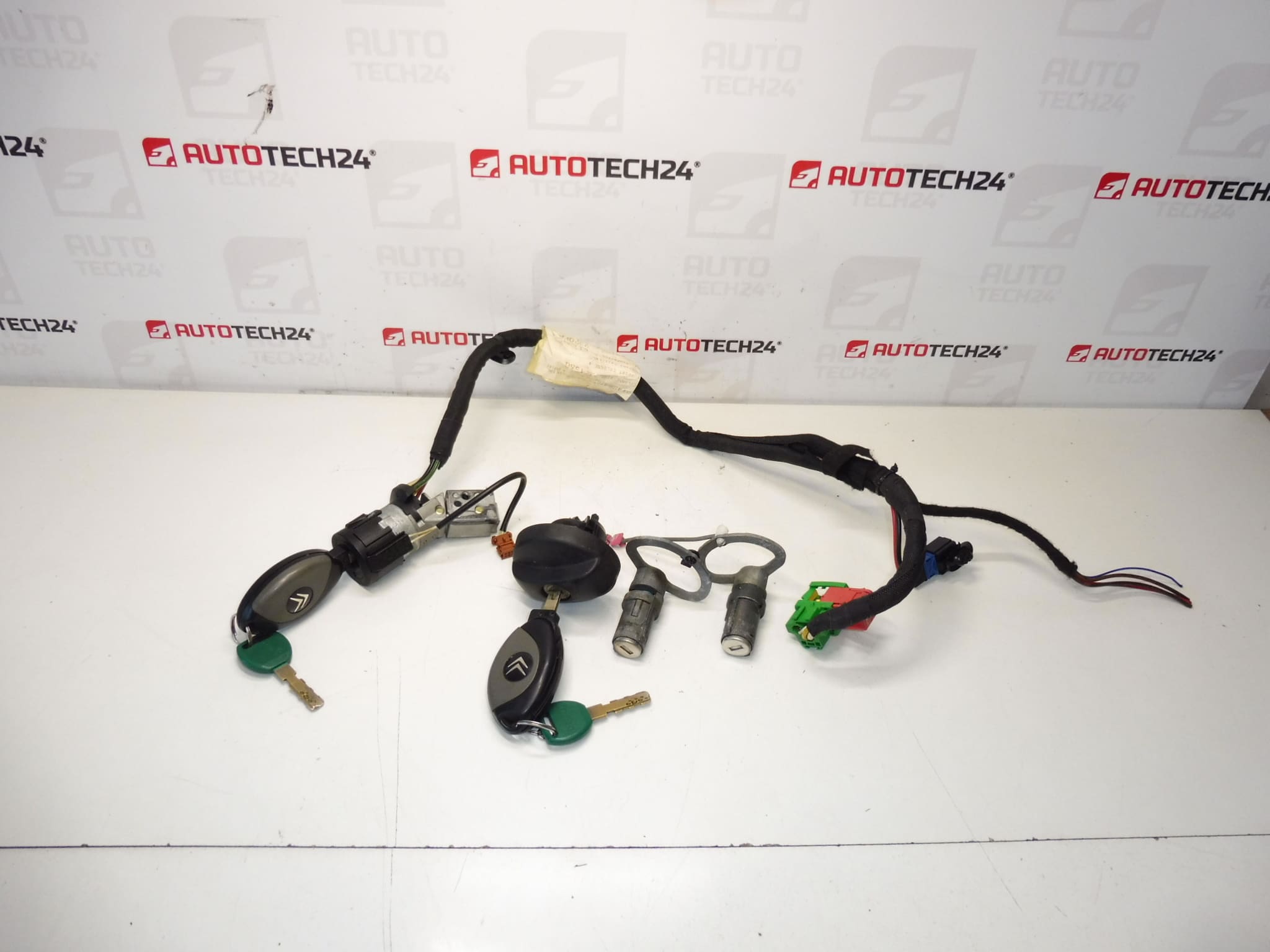 Citroën C8 lock set + 2 keys 4162Y4 4162Y2