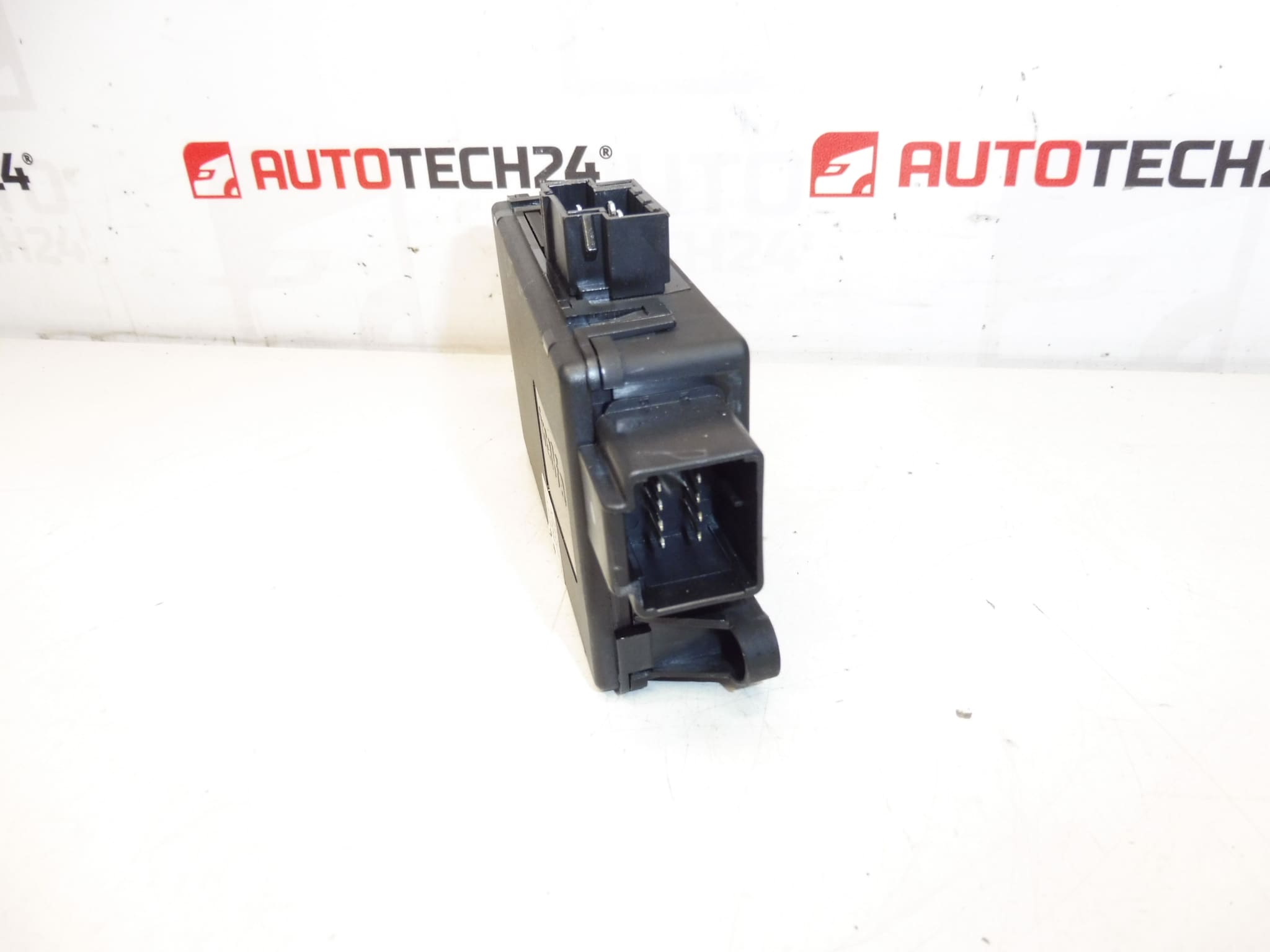 Control Unit for Citroën C8, Peugeot 807 8401NL 9557288 - Image 2