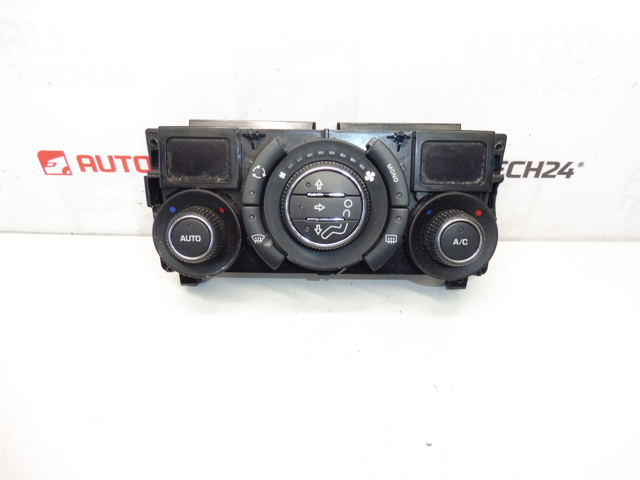 Peugeot 308 heating and air conditioning control 96718462XT 6452S2
