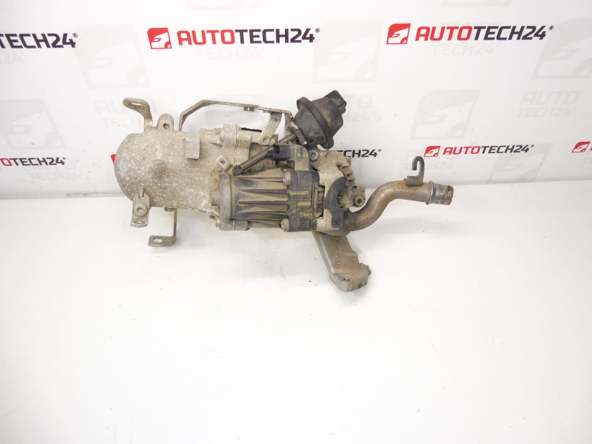 EGR valve 1.4 HDI 1.6 HDI mileage 83000 km Citroën Peugeot 9802194080