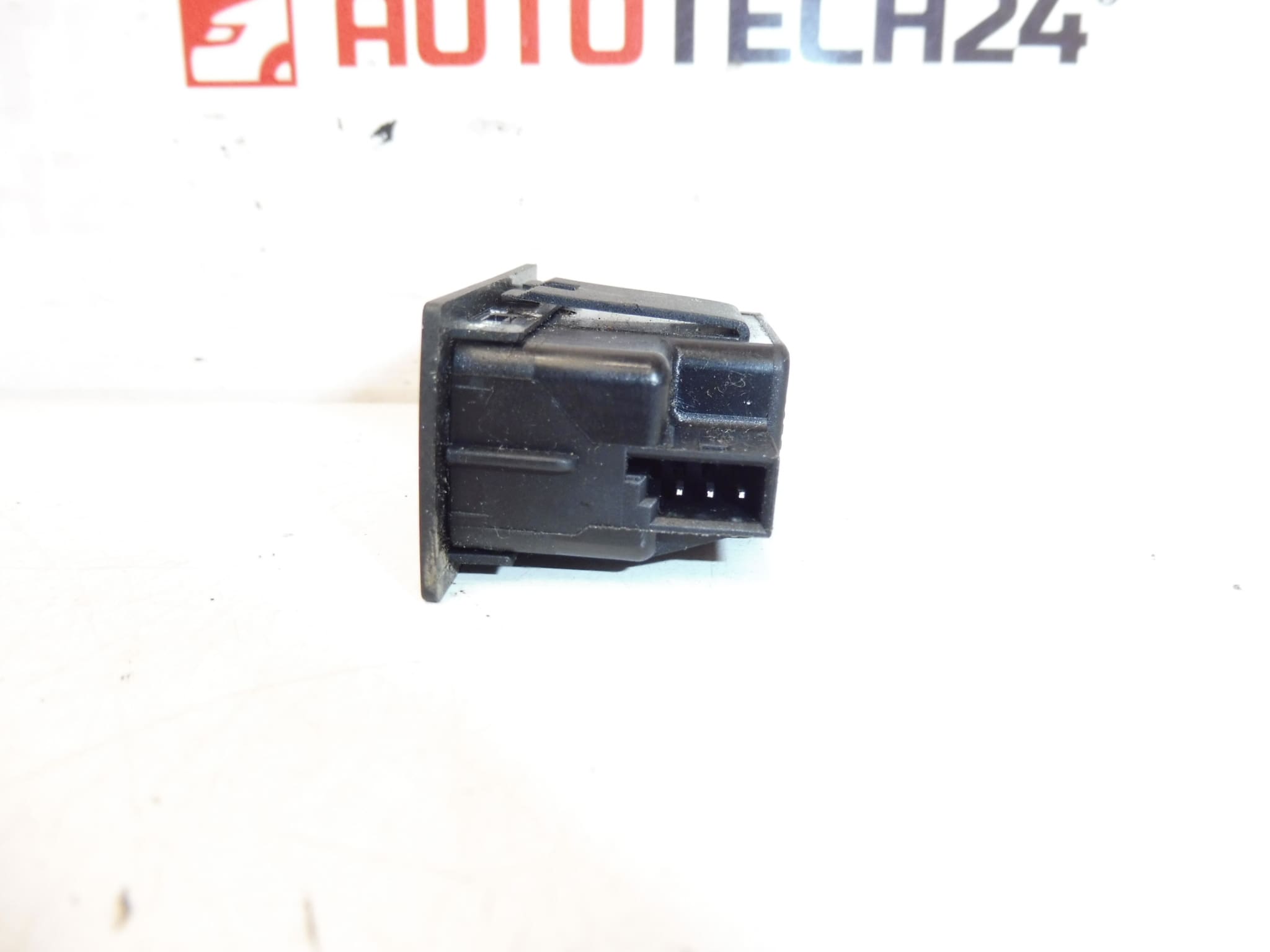 Seat Heater Switch Citroën Peugeot 96637502XT 8906KQ - Image 2