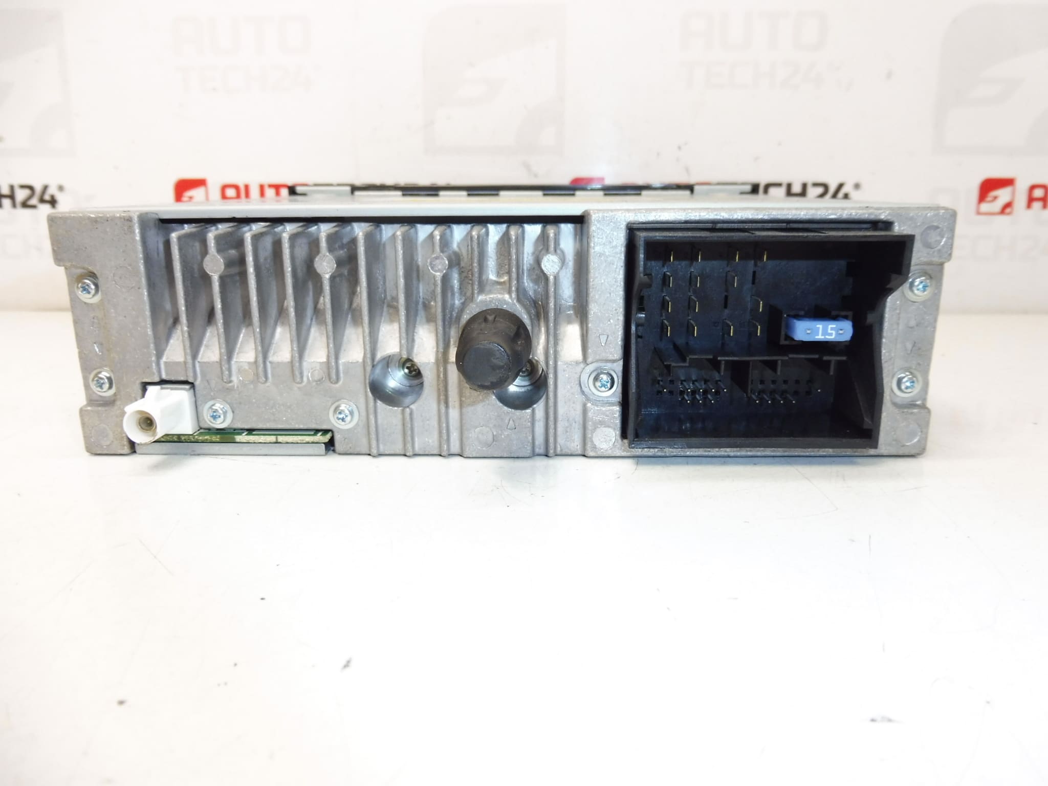 Car radio for Citroën C-Elysée / Peugeot 301, part numbers 98049164ZD, 16112916ZD - Image 2