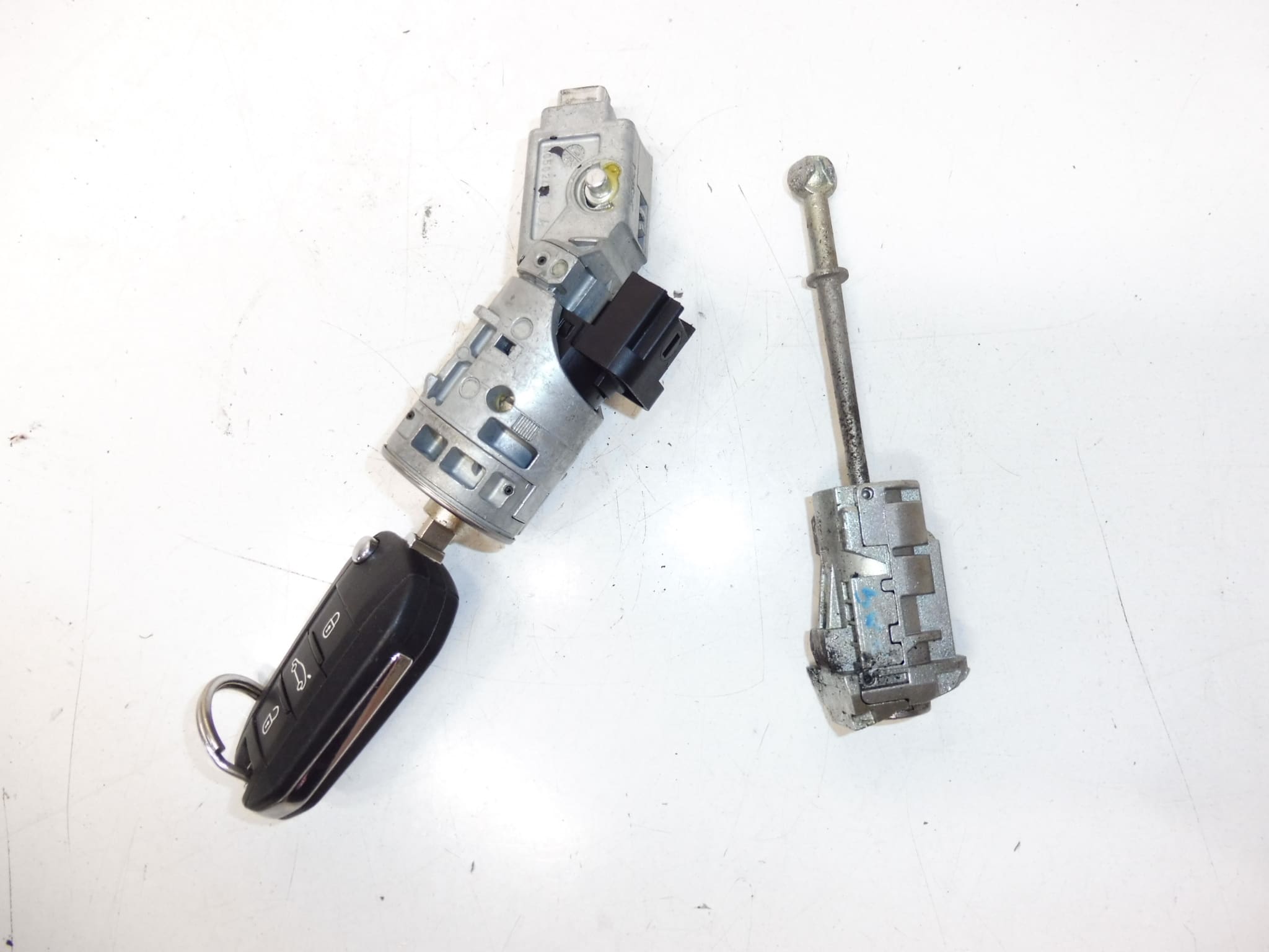 1 remote key Peugeot 301 9678792480 4162WK