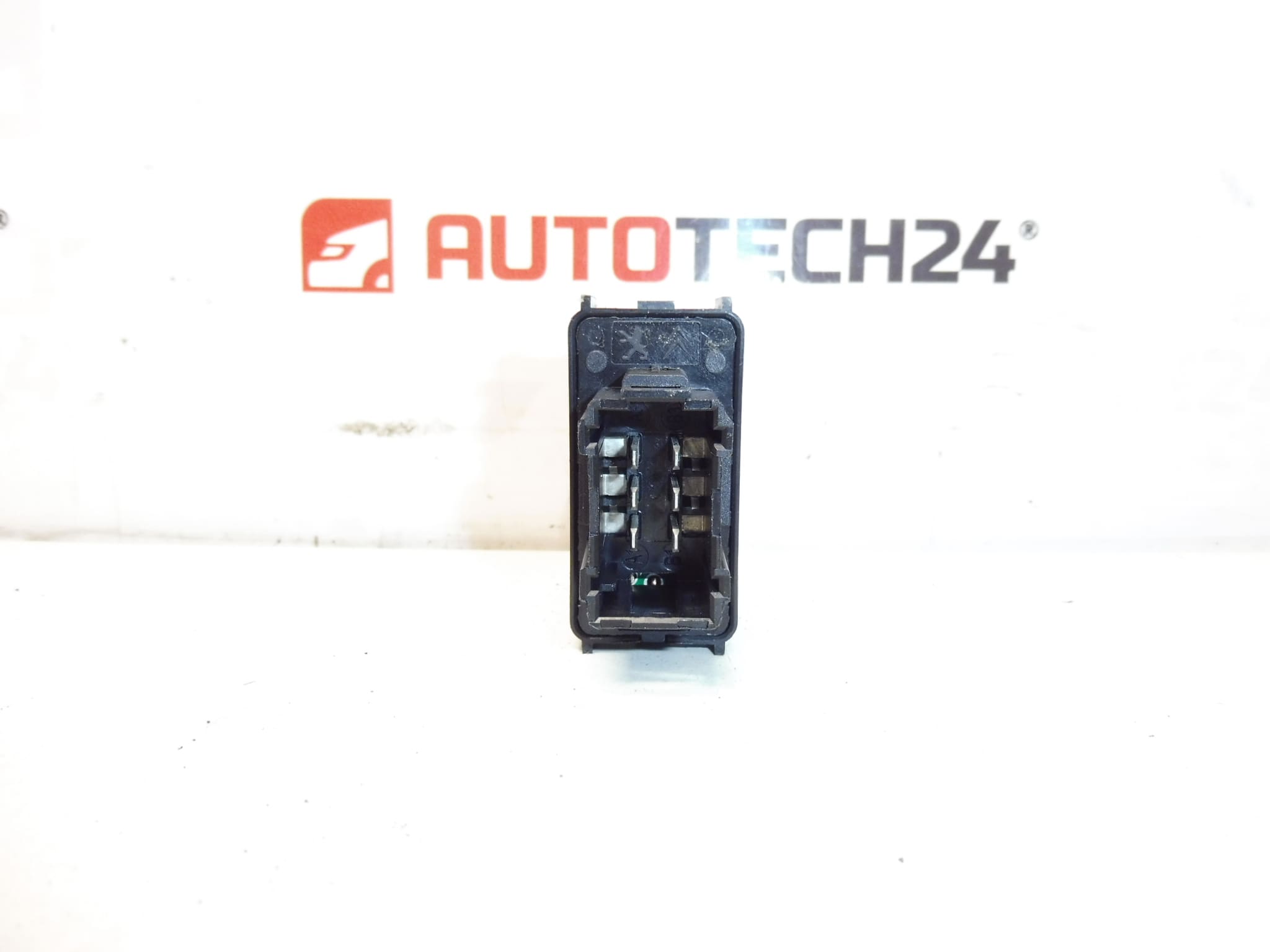 Window Switch Citroën C-Elysée Peugeot 301 96657927ZD - Image 2