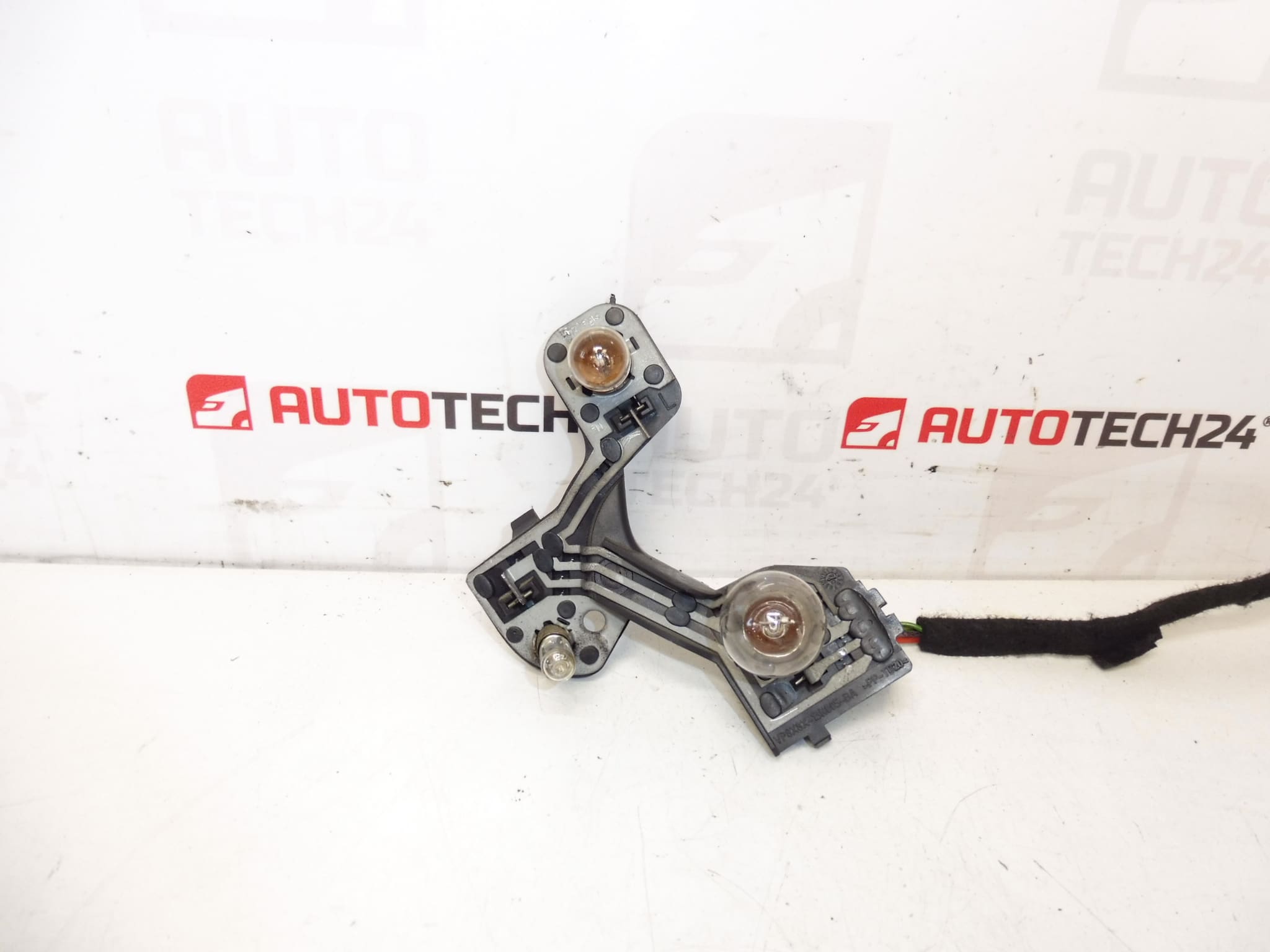 Back for rear light inner Citroën C5 x7 9671811480 6351JR