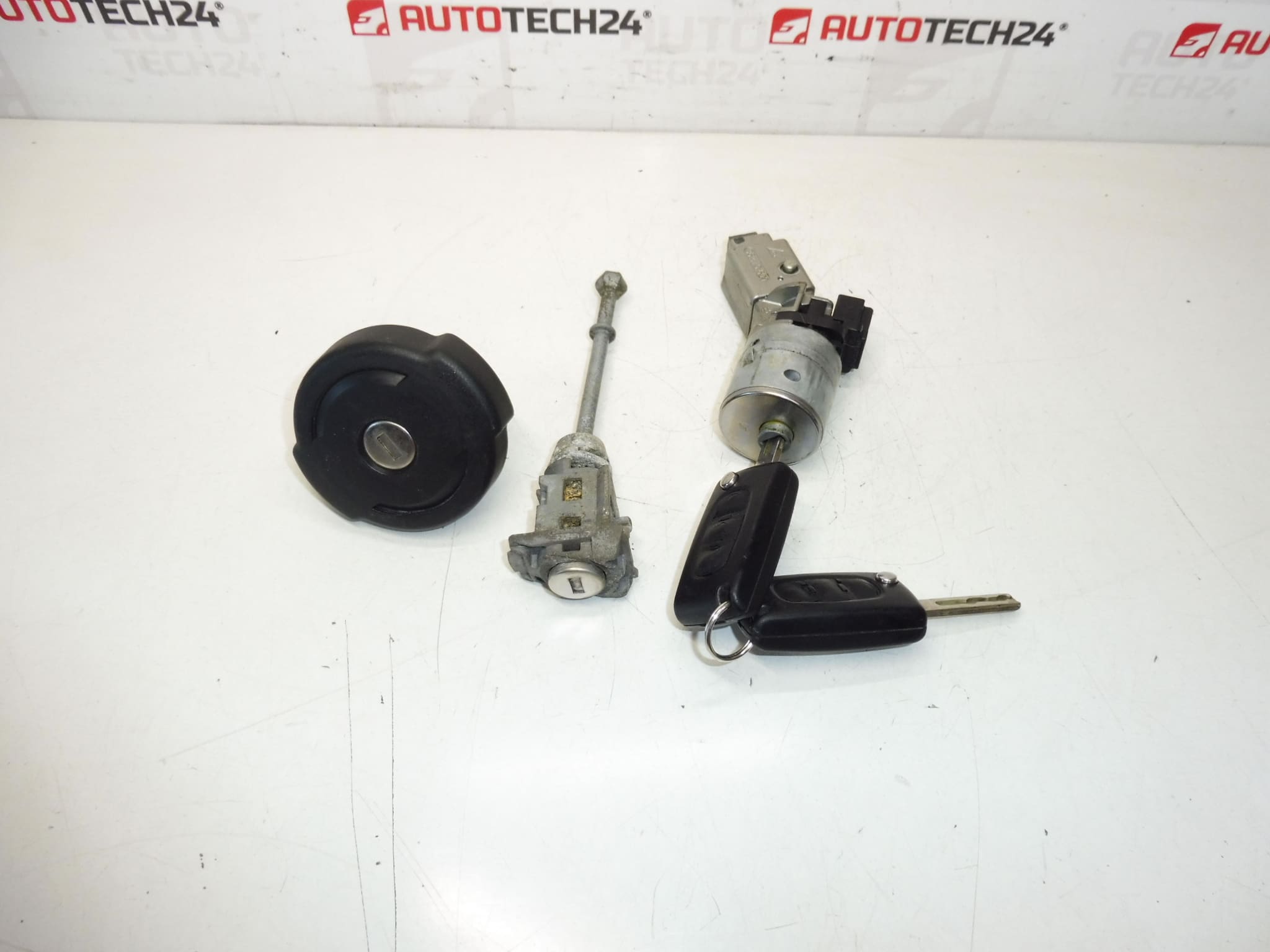 Set of locks 2 keys Citroën C5 X7 4162NS 4162KF