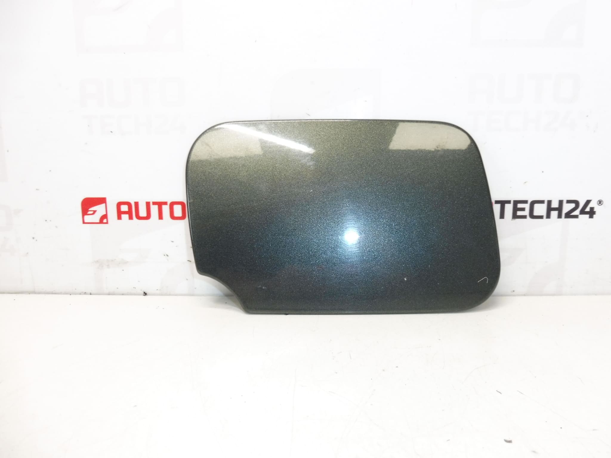 Peugeot tank cover 407 sedan 1517A6 EZQC