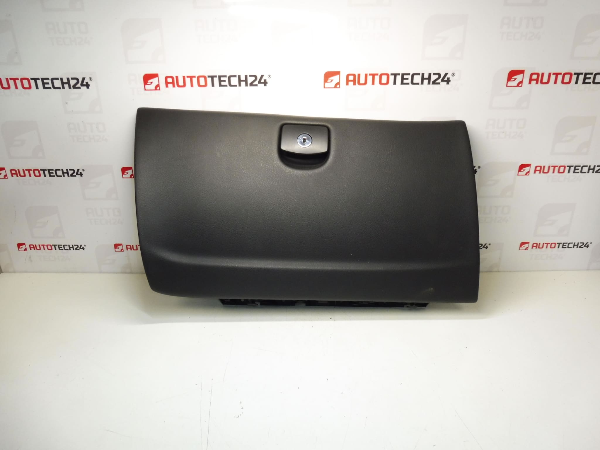 Peugeot 407 8226J0 lid