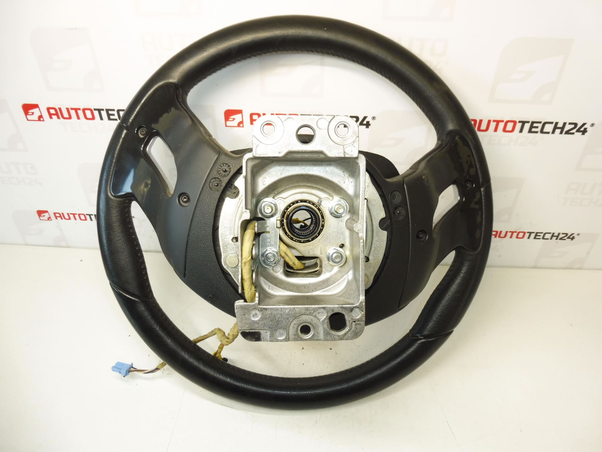 Citroën C4 Picasso Steering Wheel 9686651ZD 4109NF - Image 2