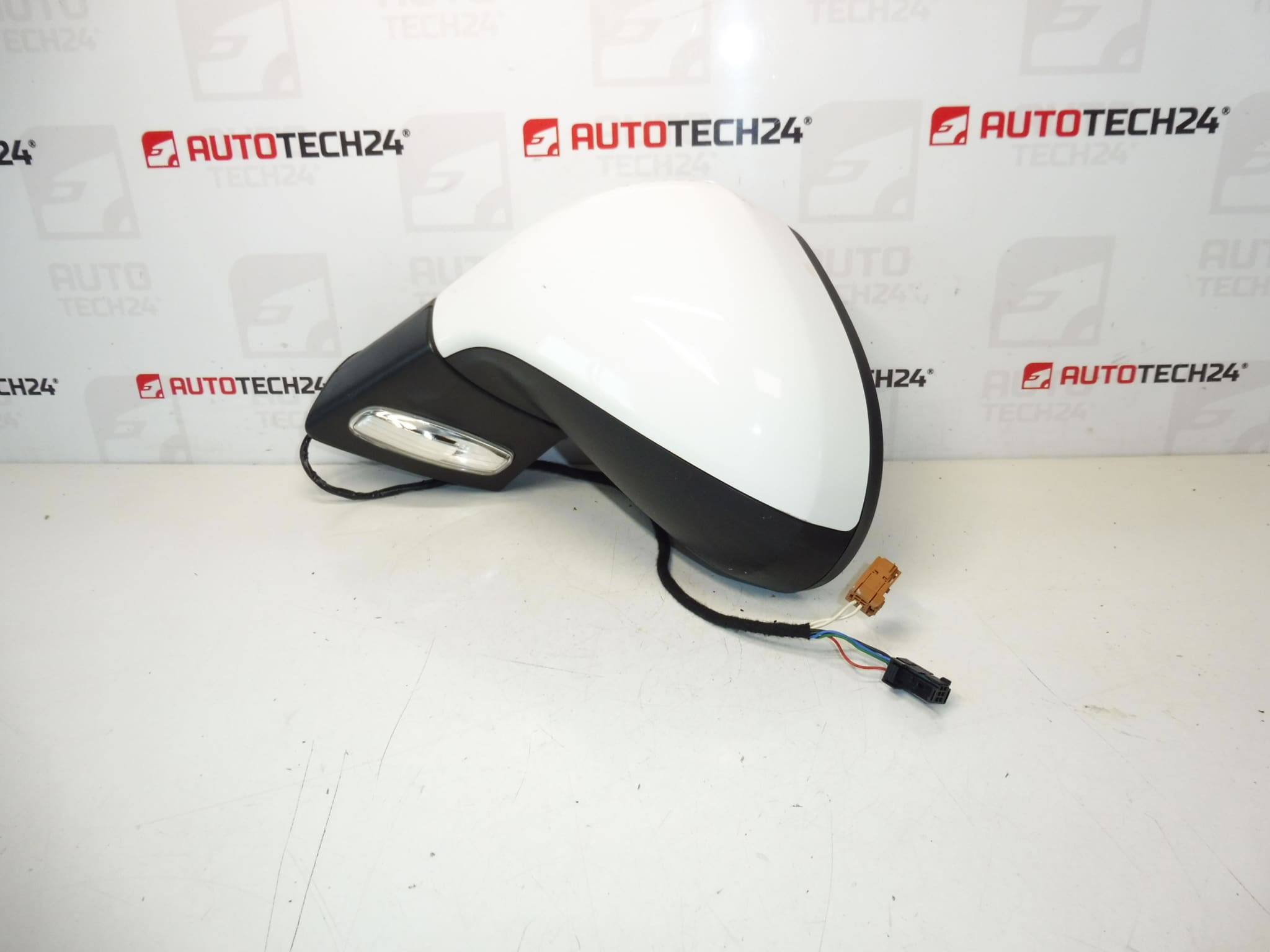 Left mirror EWP Peugeot 207 96806498XT 8149ZG