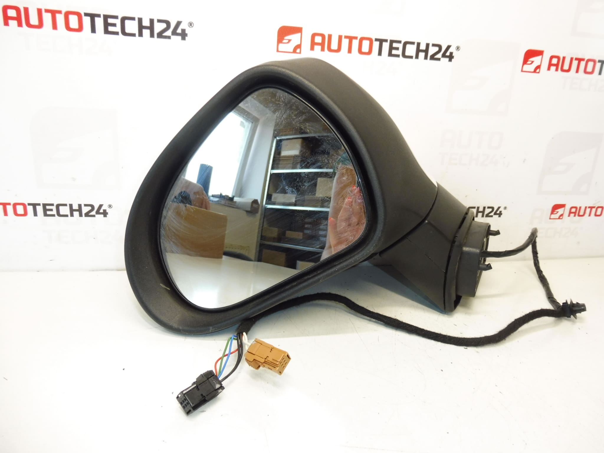 Used left electric wing mirror for Peugeot 207 - 96806498XT / 8149ZG - Image 2