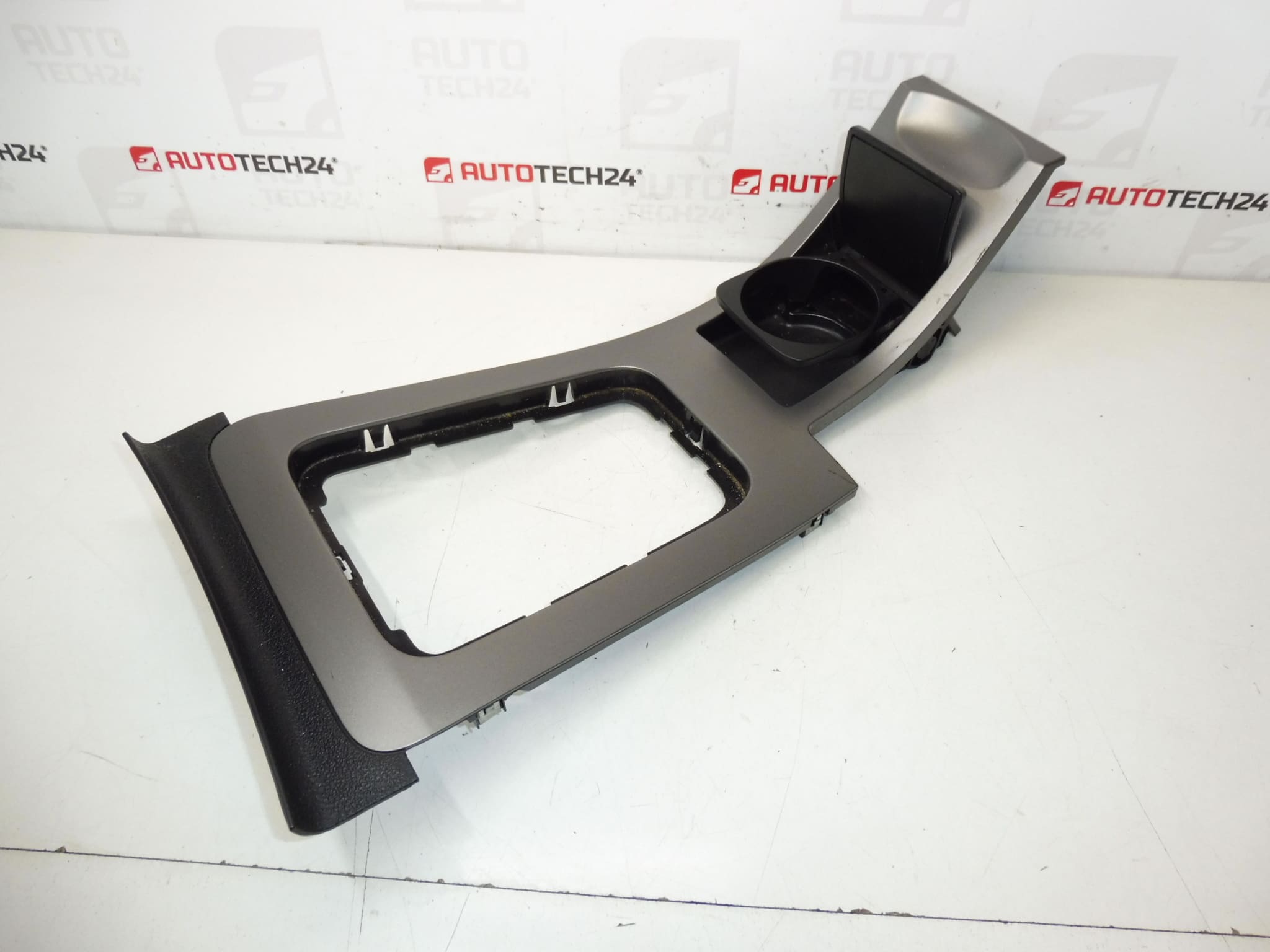 Center Console Cover Peugeot 407 9646824577 7589A5 - Image 2