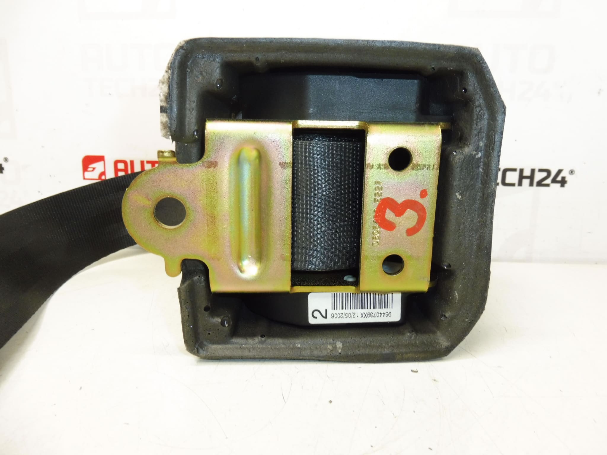 Used rear seat belt for Peugeot 407, part number 96440739XX / 8974HK - Image 2