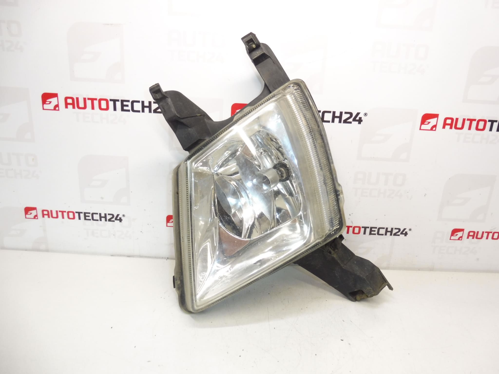 Front fog headlight original Peugeot 407 9641945680 620836