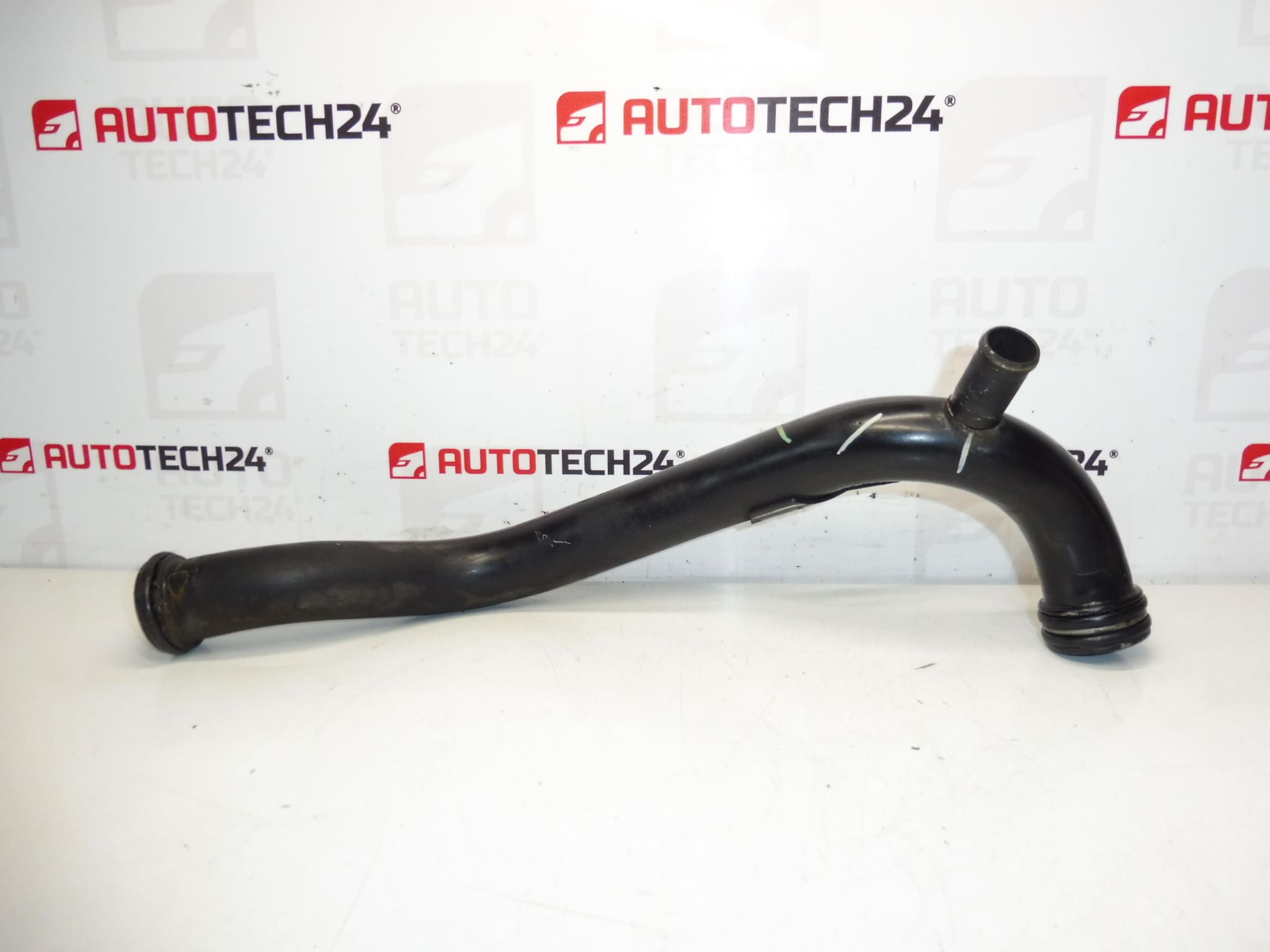 Coolant Pump Hose 1.8 16V and 2.0 16V for Citroën Peugeot 1341F9 - Image 2