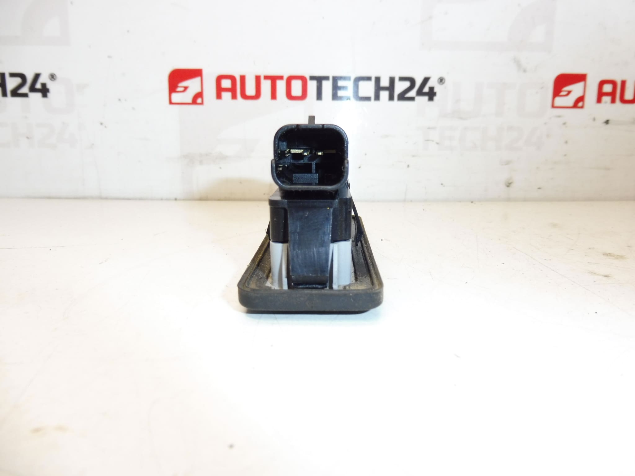 Rear Tailgate Controller Citroën Peugeot 9676028380 - Image 2