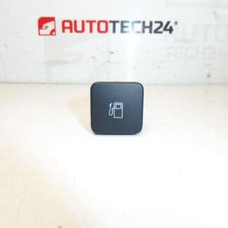 Opening the Citroën DS 9664235Du Fuel Tank