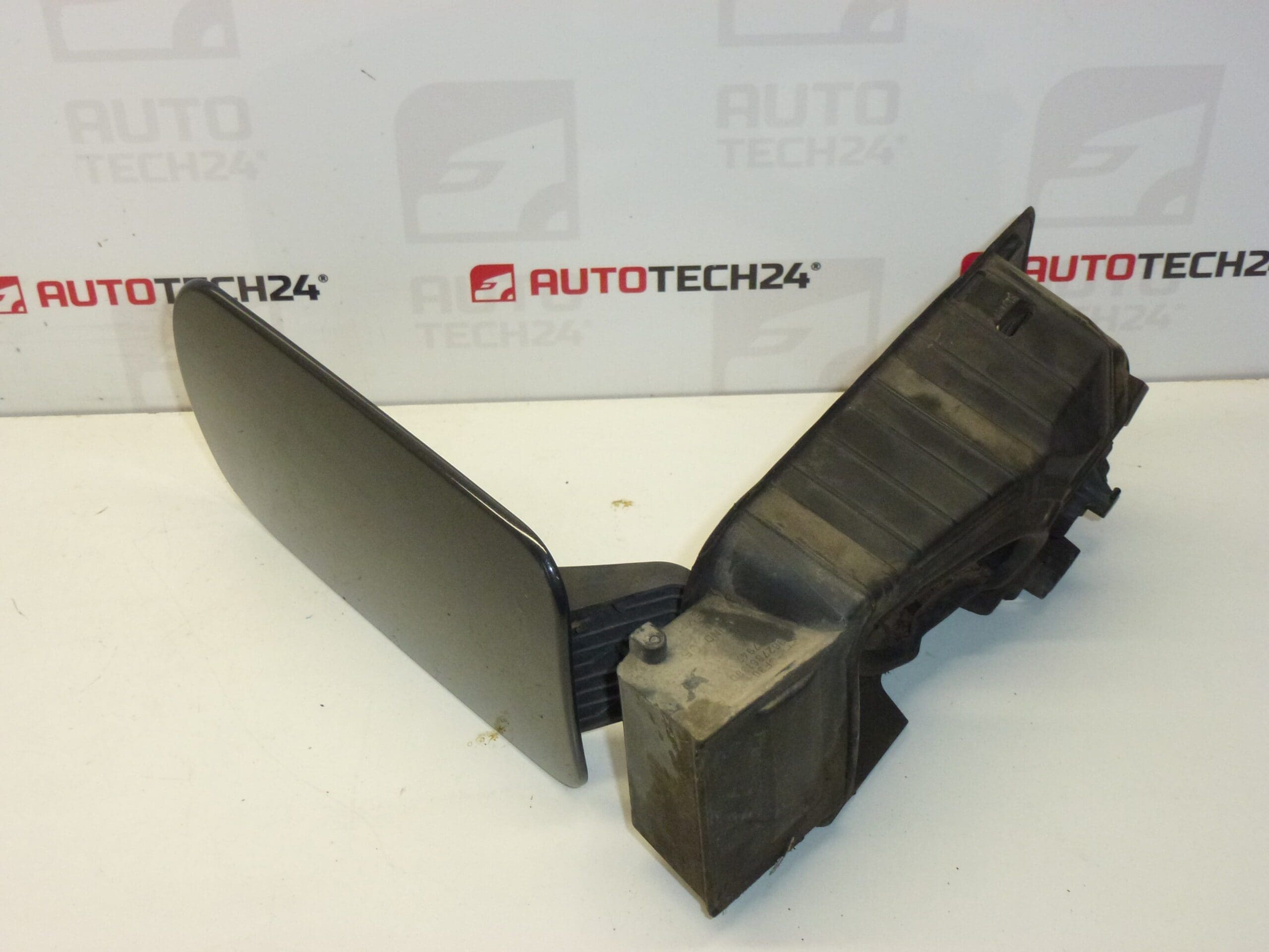 Fuel Tank Cap Cover EYPC Citroën C5 9633284180 - Image 2