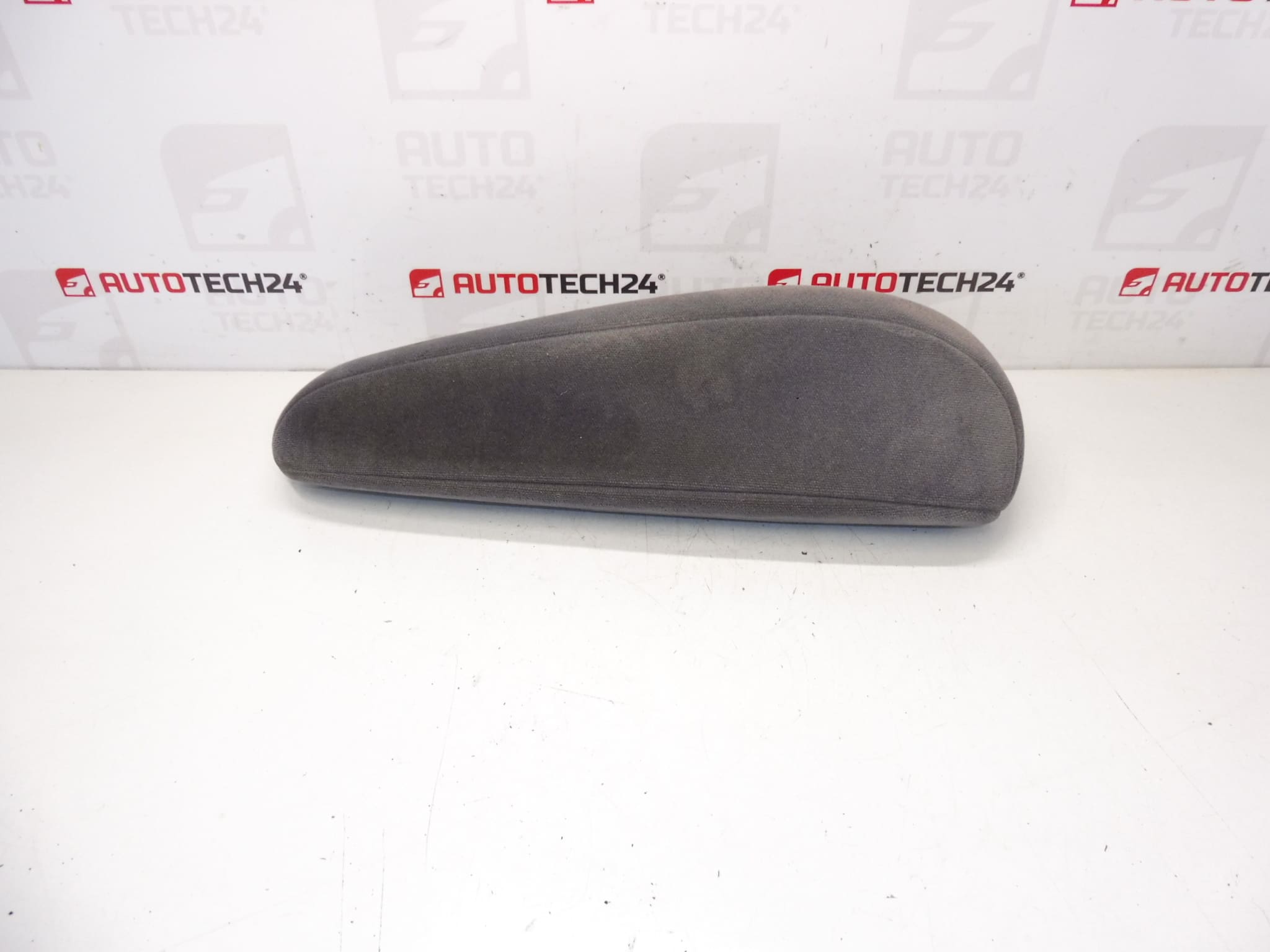 Citroën C8 Peugeot 807 8830xa armrest