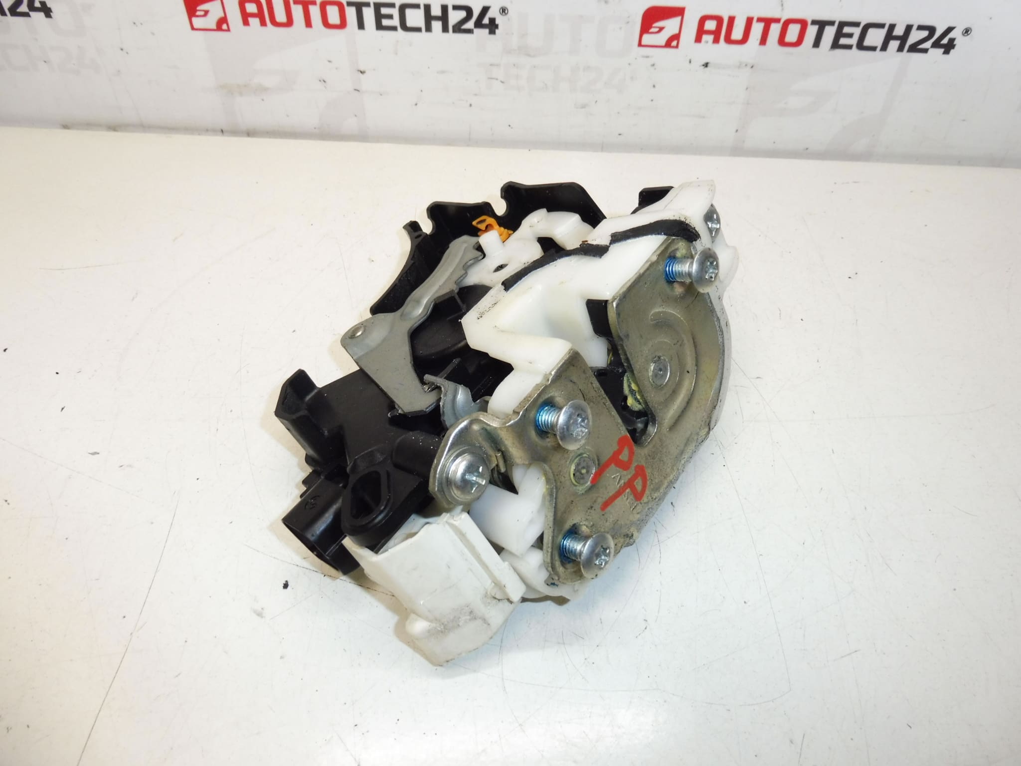 Right front door for Citroën C-Crosser / Peugeot 4007 (part no. 9136CQ) - Image 2