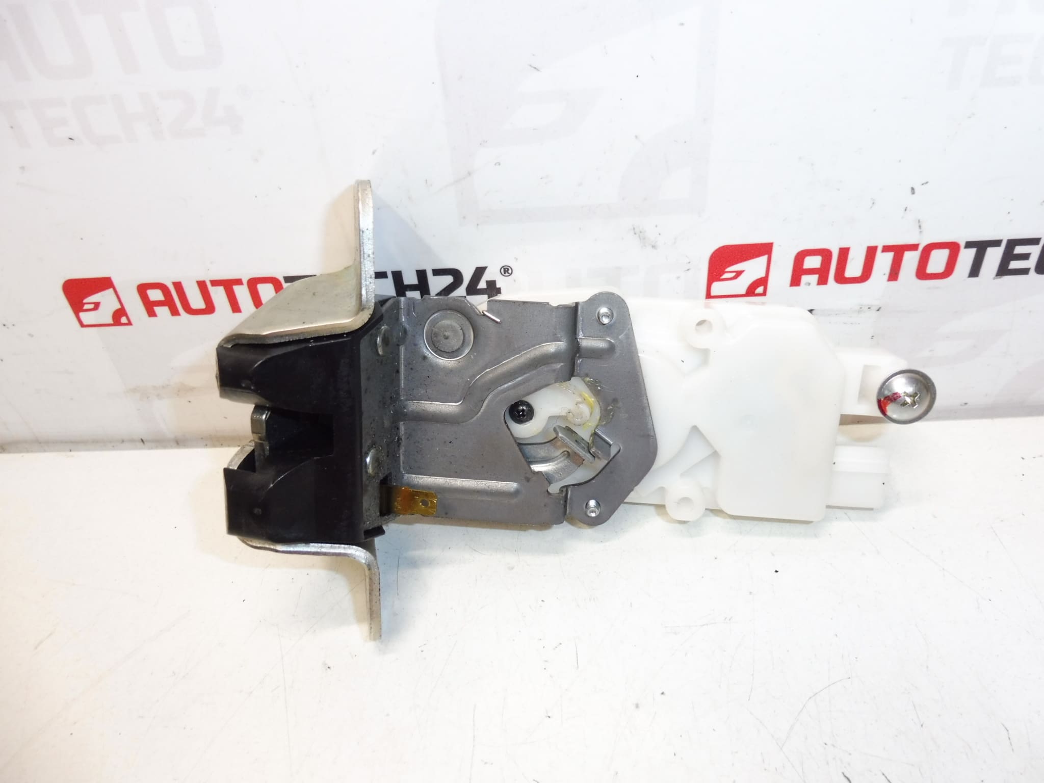 Citroën C-Crosser / Peugeot 4007 rear tailgate lock 8719H3 - Image 2