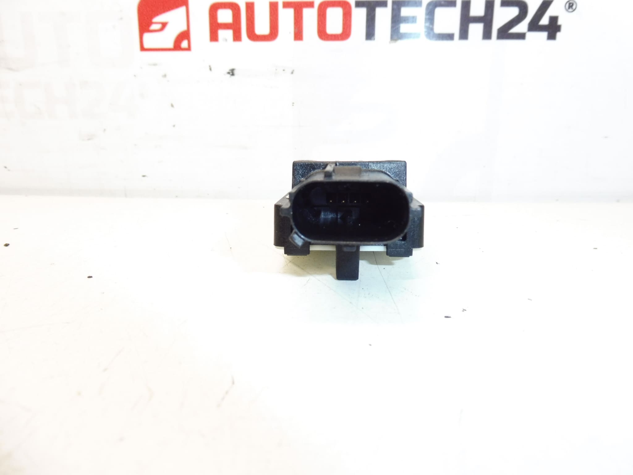 Citroën/Peugeot 8651A001 8216RX Sensor - Image 2