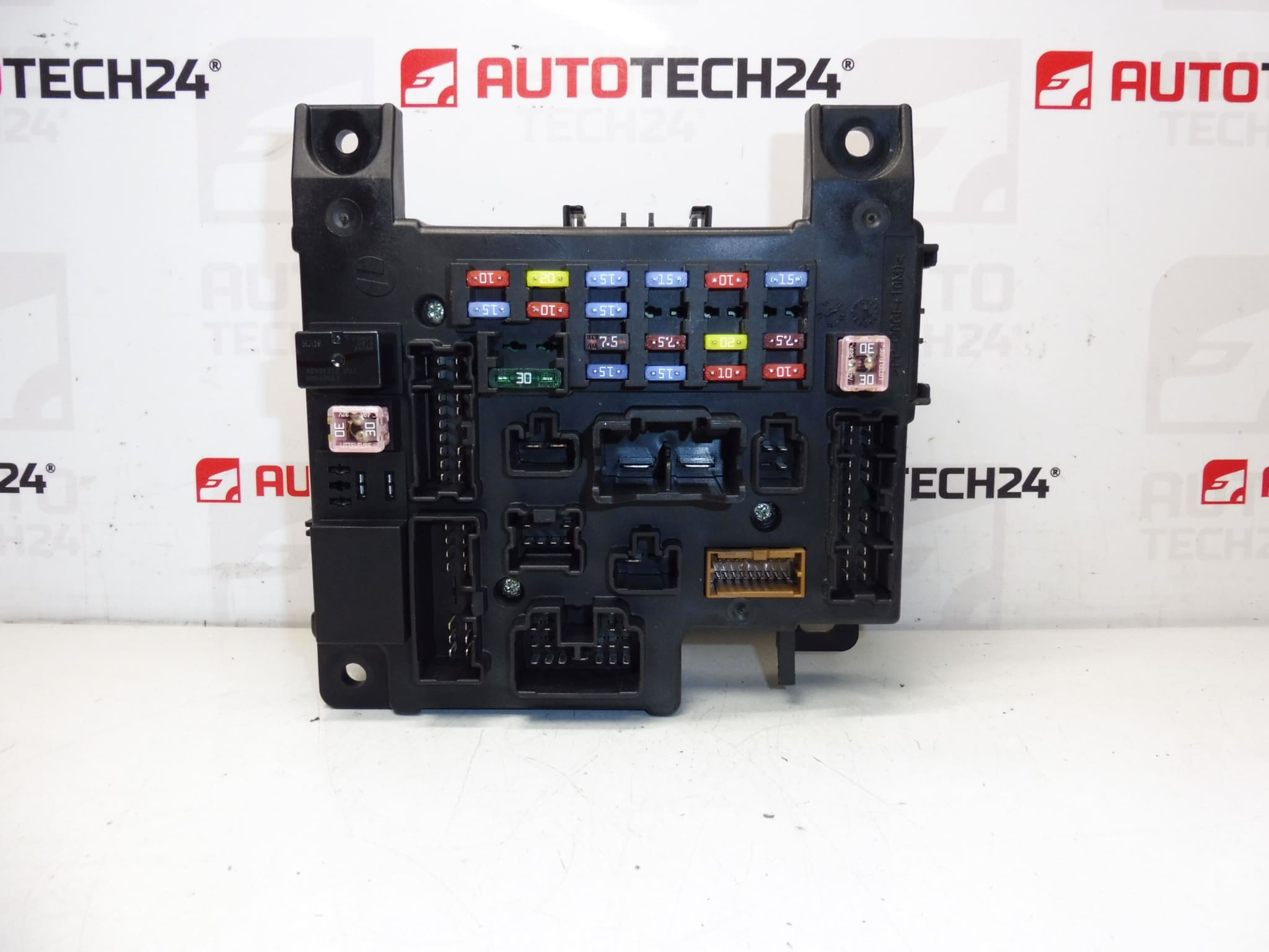 BSI Citroën C-Crosser Peugeot 4007 8637A824 6580WV 6580WT