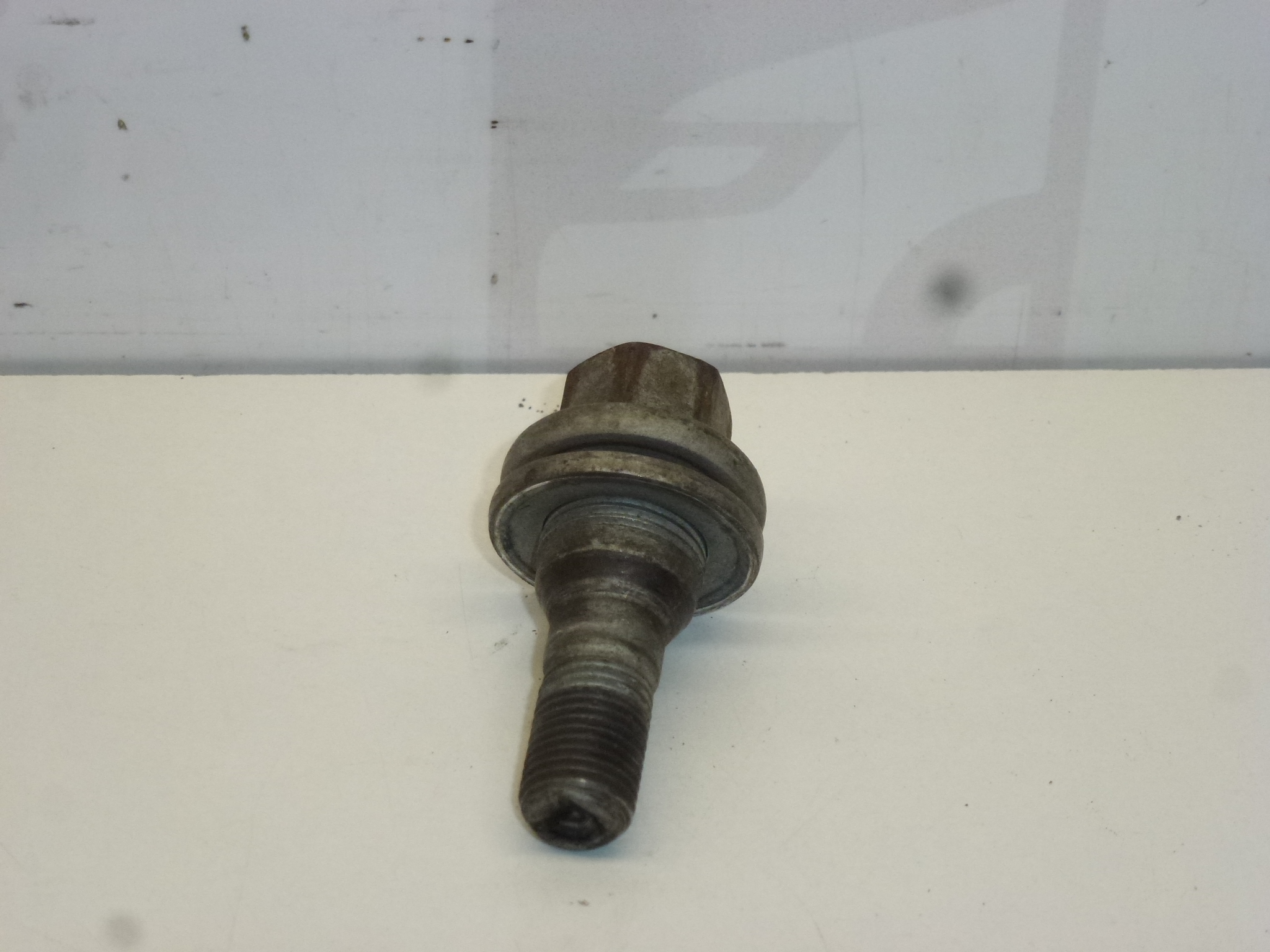 Bolt - Used on Aluminum Wheels Citroën Peugeot 1 Piece 540567