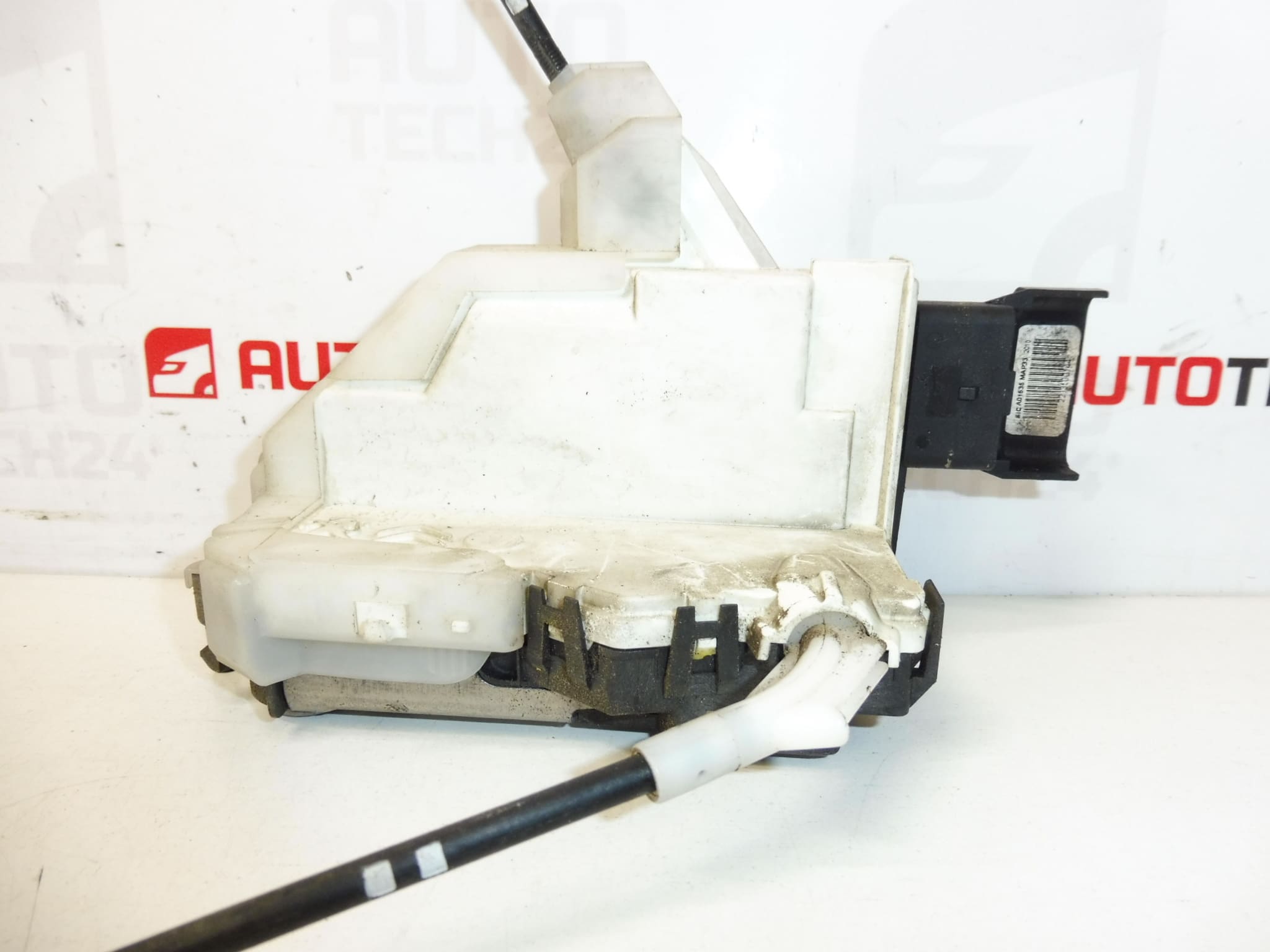 Right front passenger door lock Peugeot 3008 5008 9800623080 9136GC - Image 2