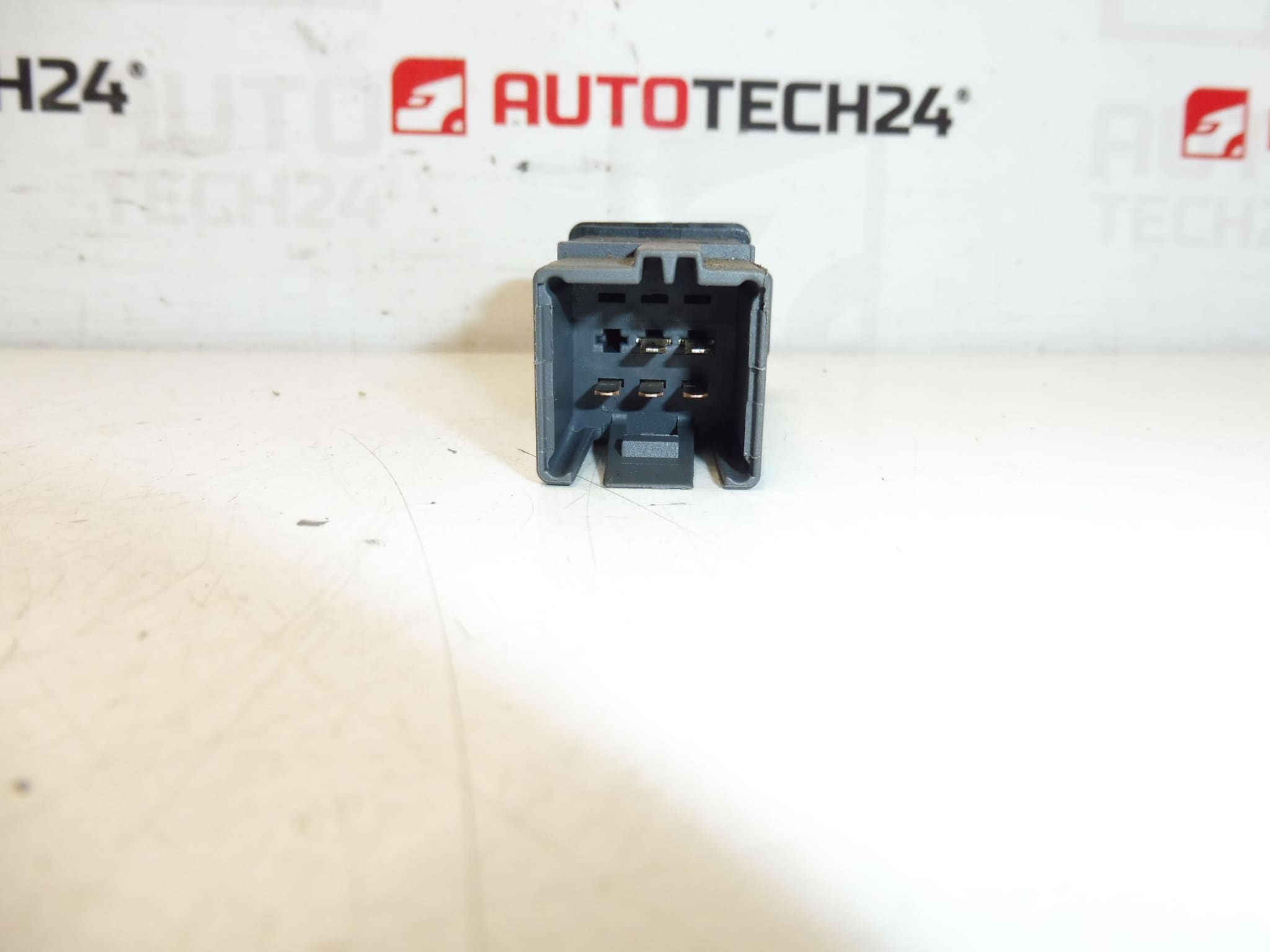Citroën Xsara 6554CK rear windows switch - Image 2