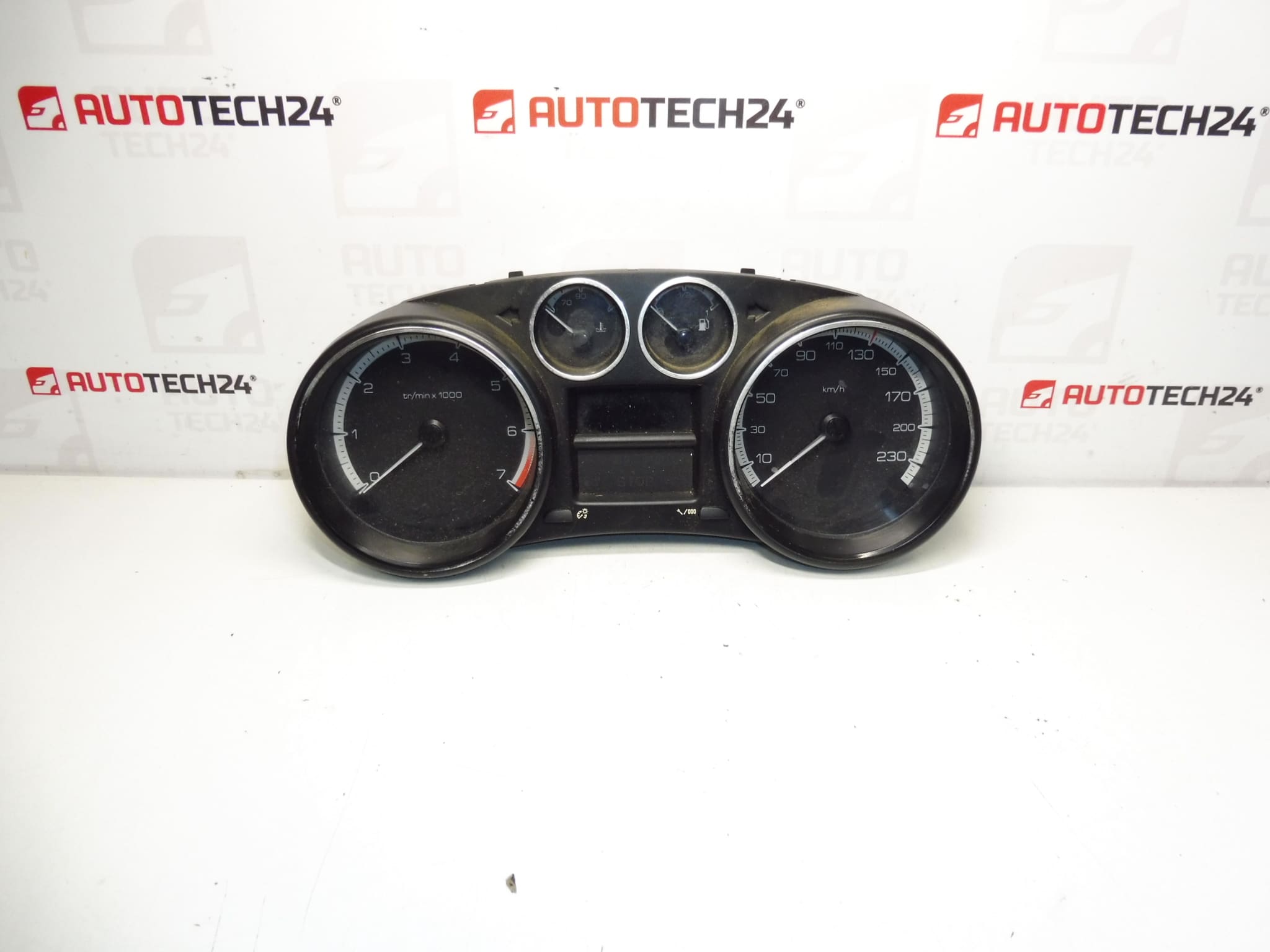 Speedometer 127000 km Peugeot 308 9665107380 9806132380 610334
