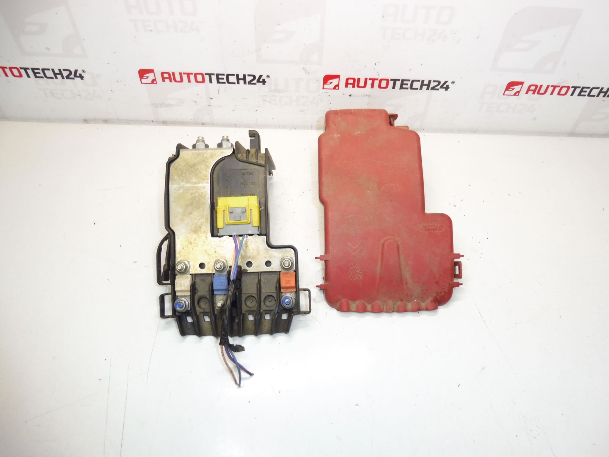 Fuse module Peugeot 308 9663704680 6500GR