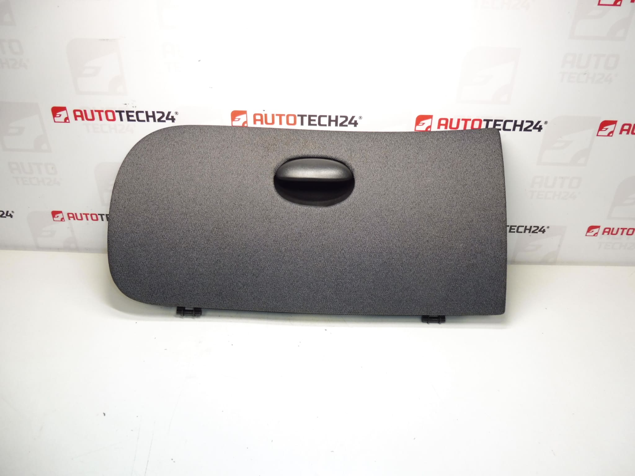 Peugeot 206 glove box lid 96841349CY 8218VH