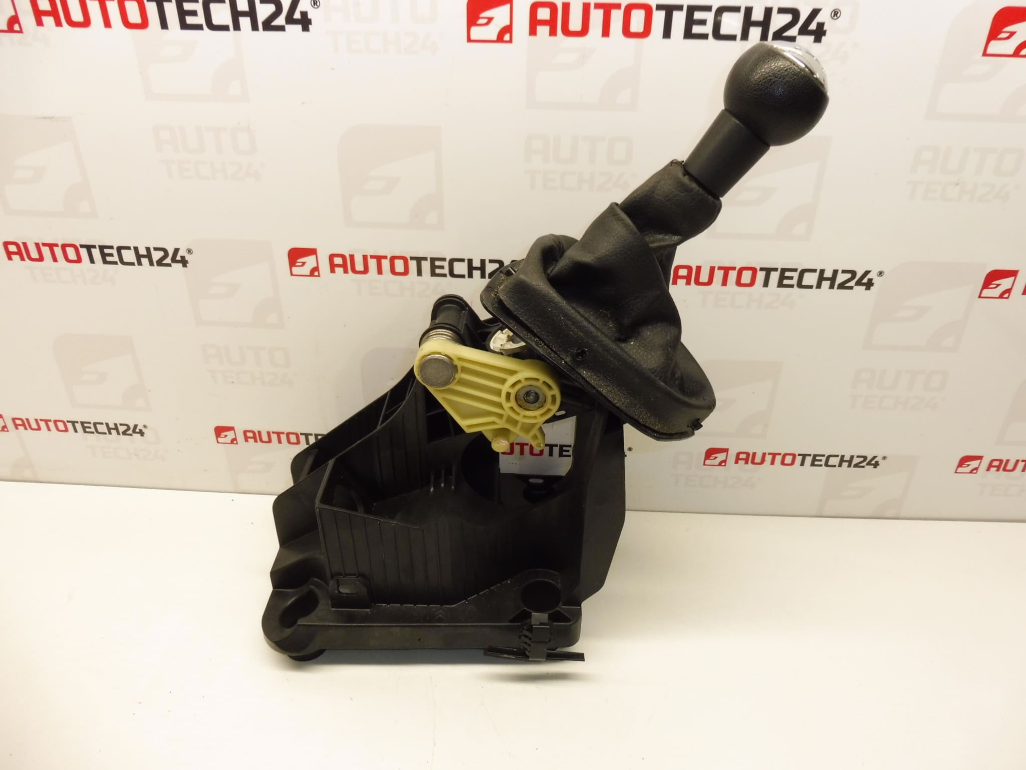 Peugeot 308 gear shifter 9672042980 2400KK - Image 2