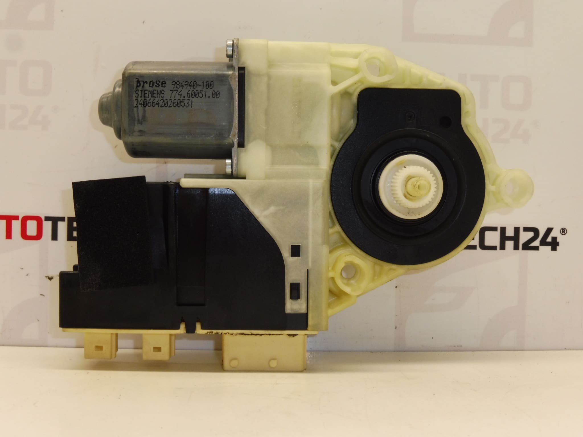 Passenger window motor Citroën C4 9647441780 9222R4 - Image 2