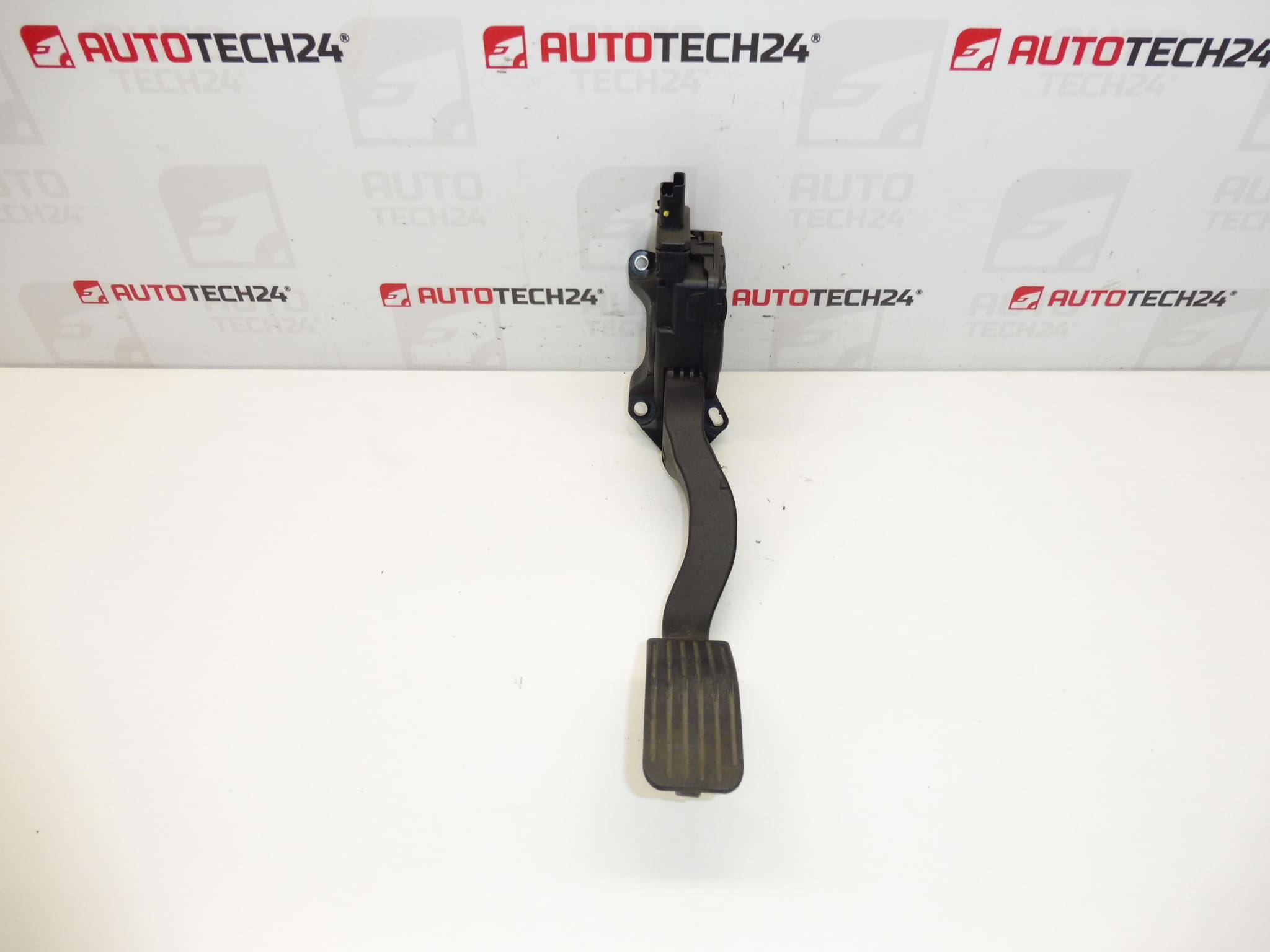 Gas pedal Citroën Peugeot 6PV009083-00 9680756880 1601AW