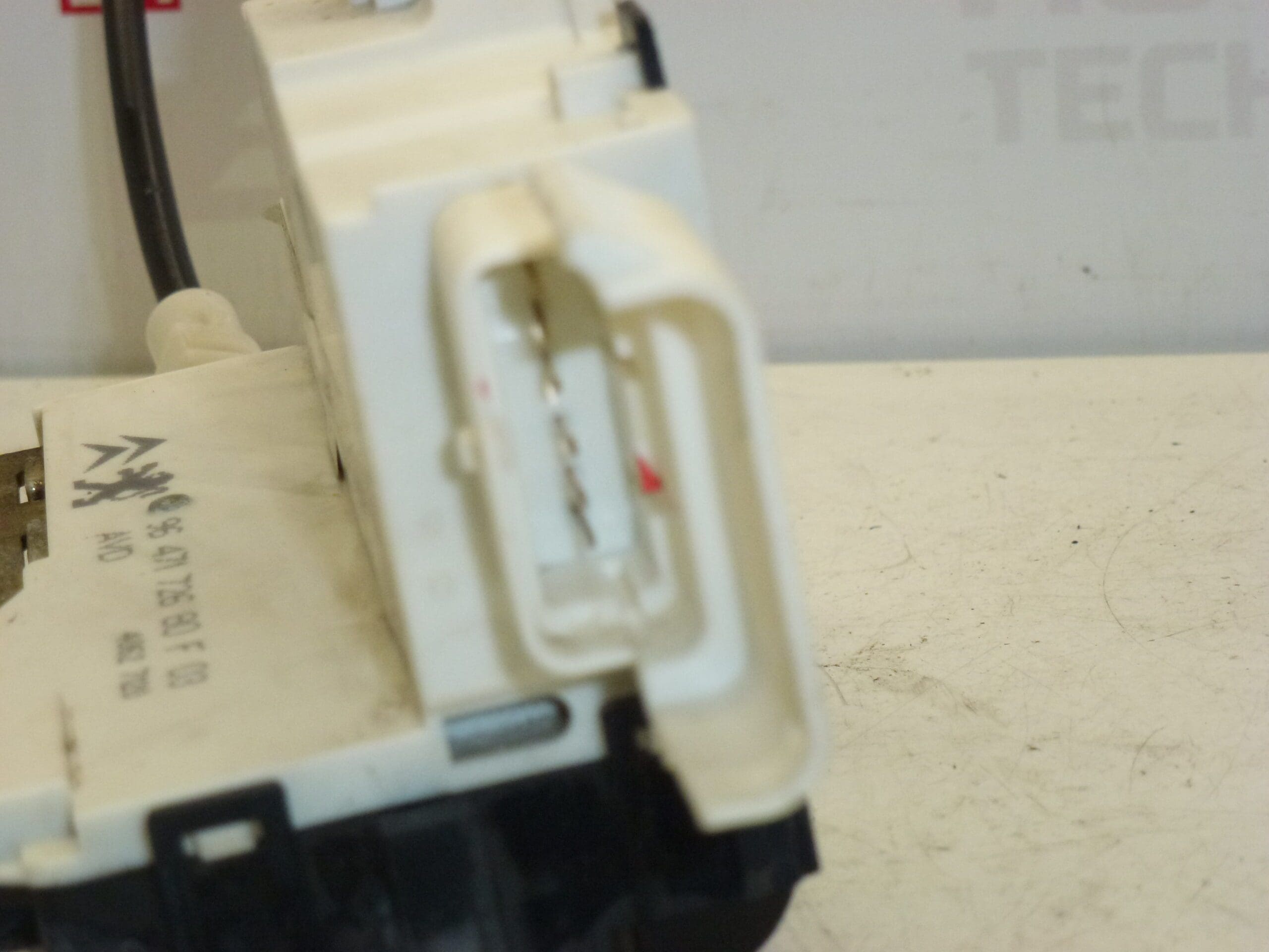 Right front door lock Citroën C4 9647172680 9136R8 9136ES - Image 2