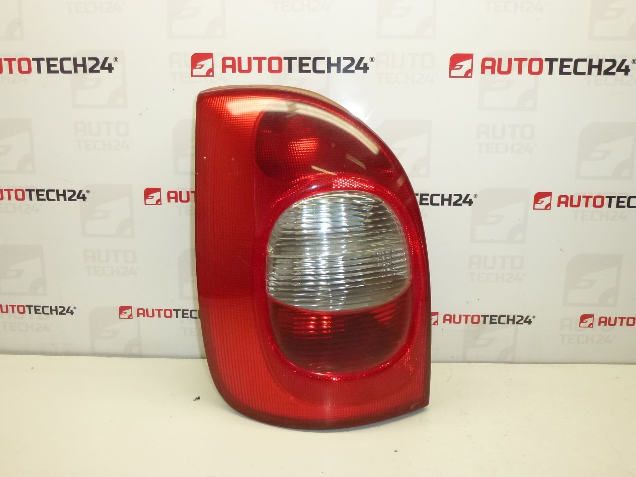 Rear lamp left Citroën Xsara Picasso to 04 9631564080 6350N0
