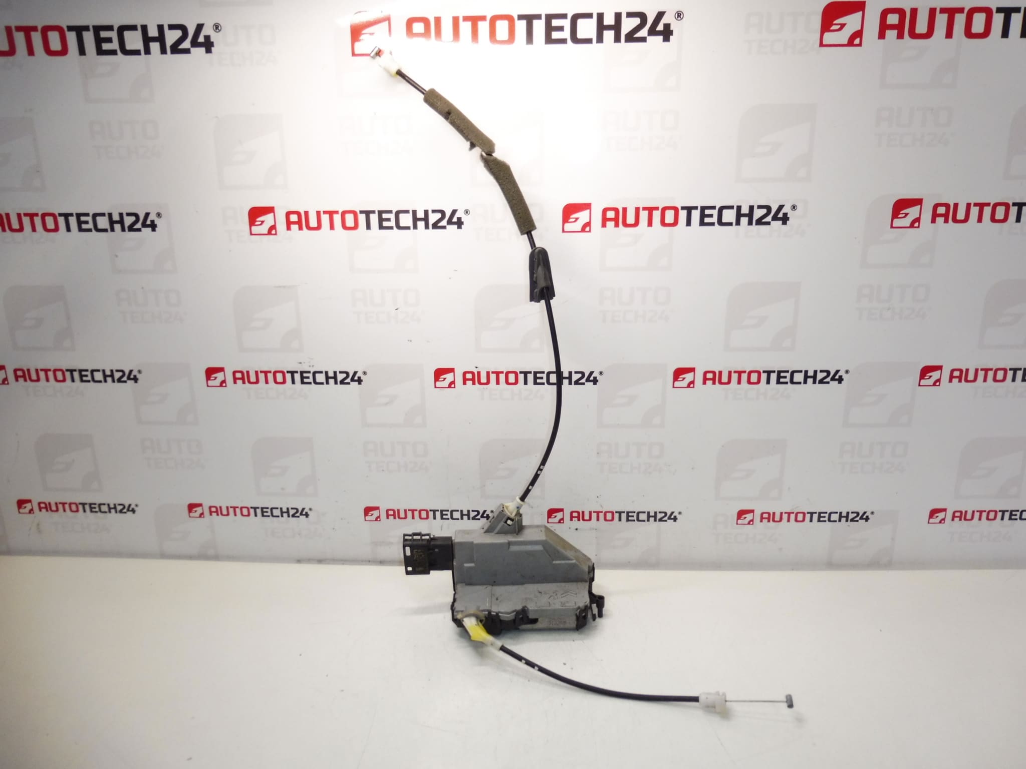 Left rear passenger door lock Peugeot 3008 5008 9800623780 9137T8