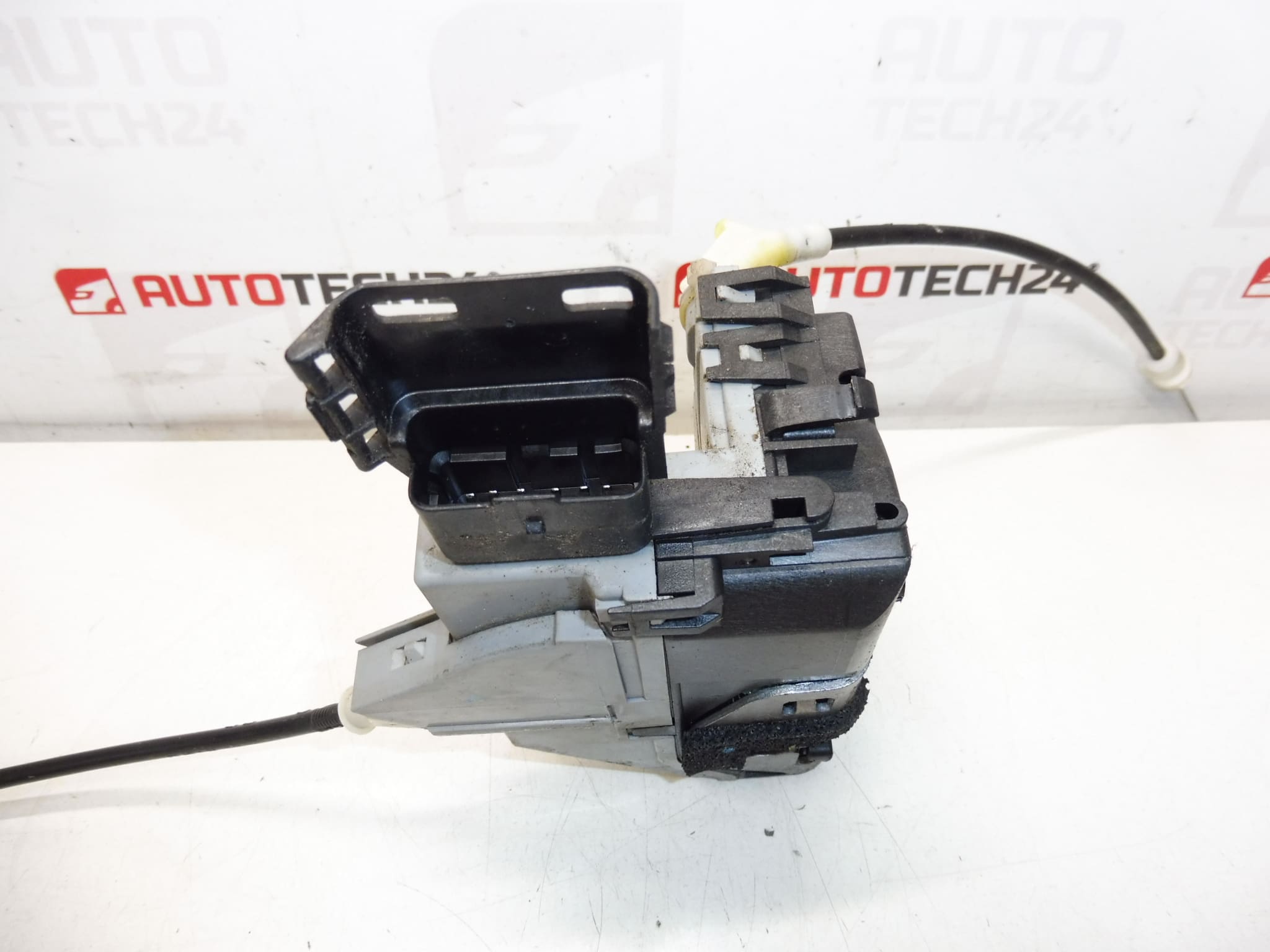 Left rear passenger door lock Peugeot 3008 5008 9800623780 9137T8 - Image 2