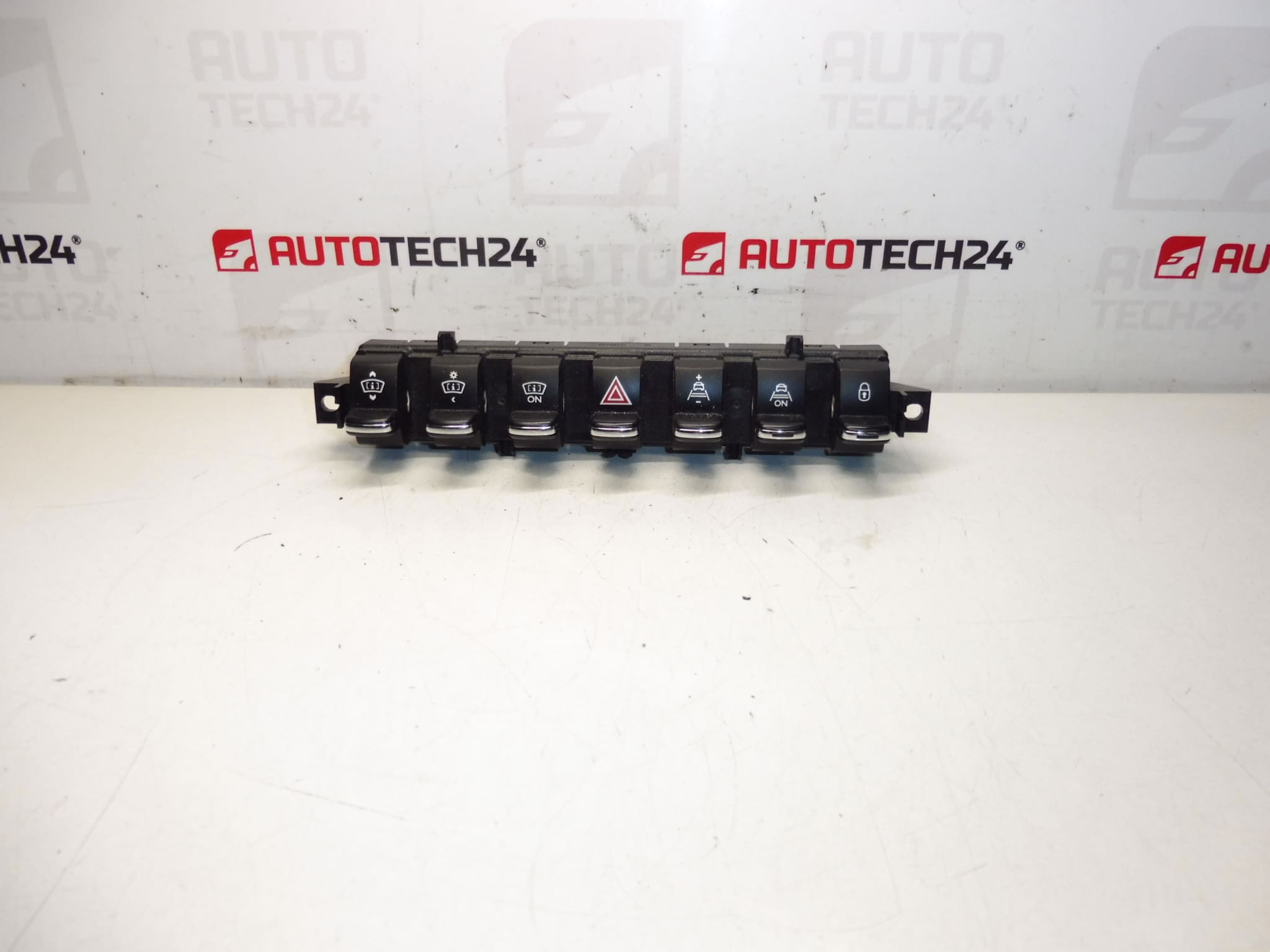 Peugeot 3008 5008 Controller Block 96638425XT 96656490ZD 6490V7
