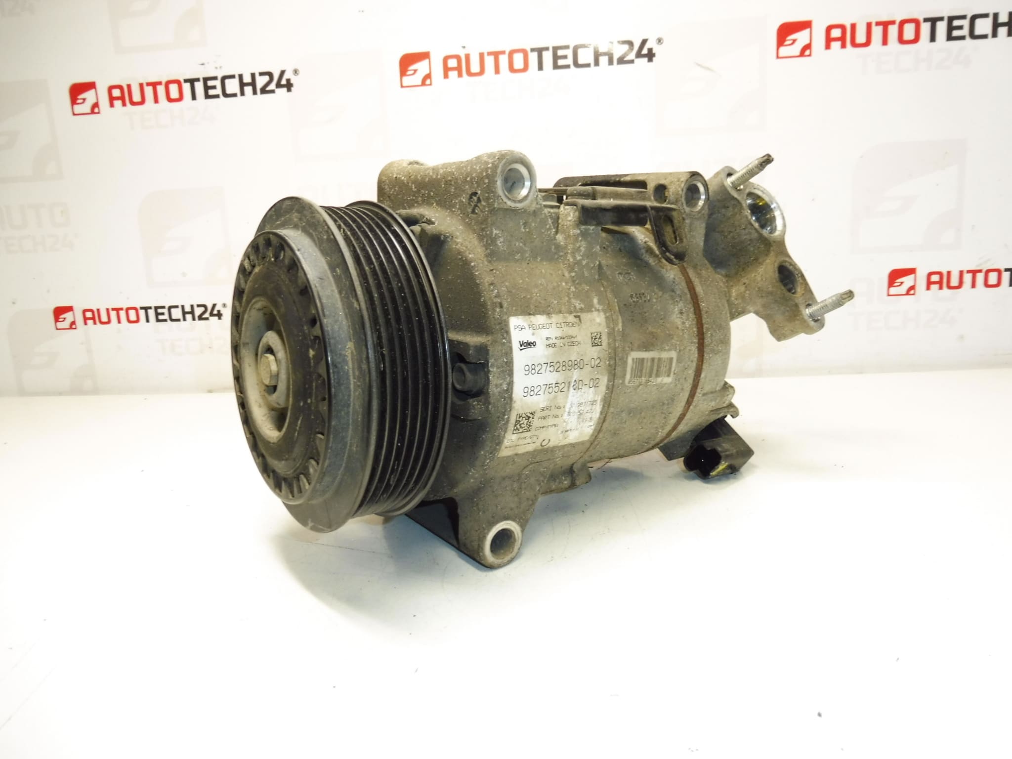 Air conditioning compressor Valeo 9827528980-02 9827552180-02 1617294480