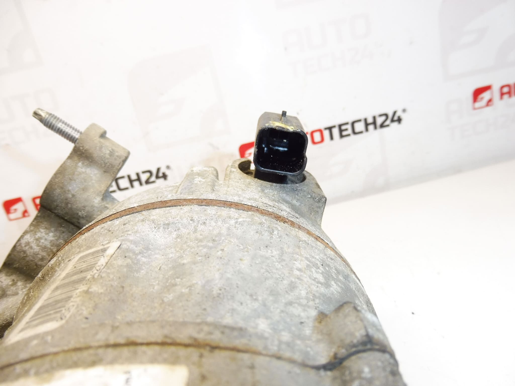 Air conditioning compressor Valeo 9827528980-02 9827552180-02 1617294480 - Image 2