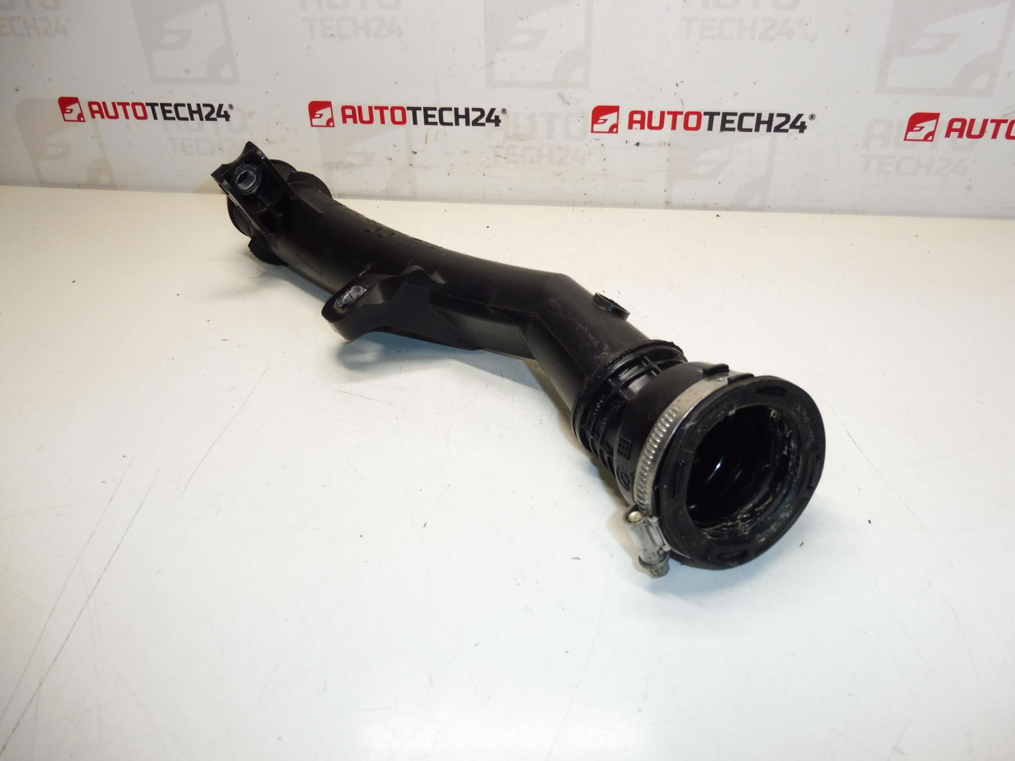 Air connection 1.5 HDI Citroën Peugeot 9831710780 - Image 2