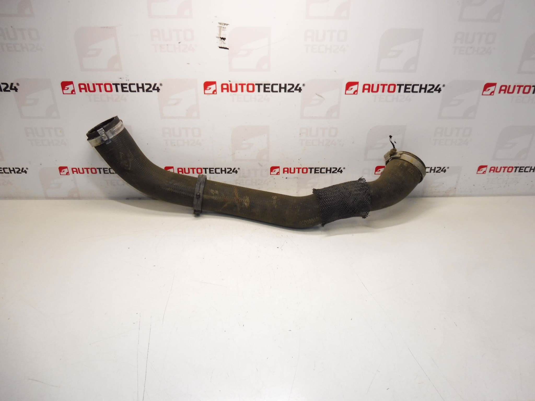 Air connection 1.5 HDI Citroën Peugeot 9820100680