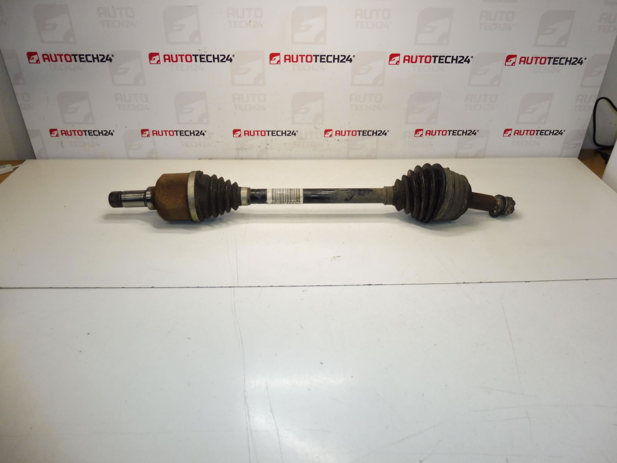 Left half axle Citroën Peugeot 9809149380 1611621080