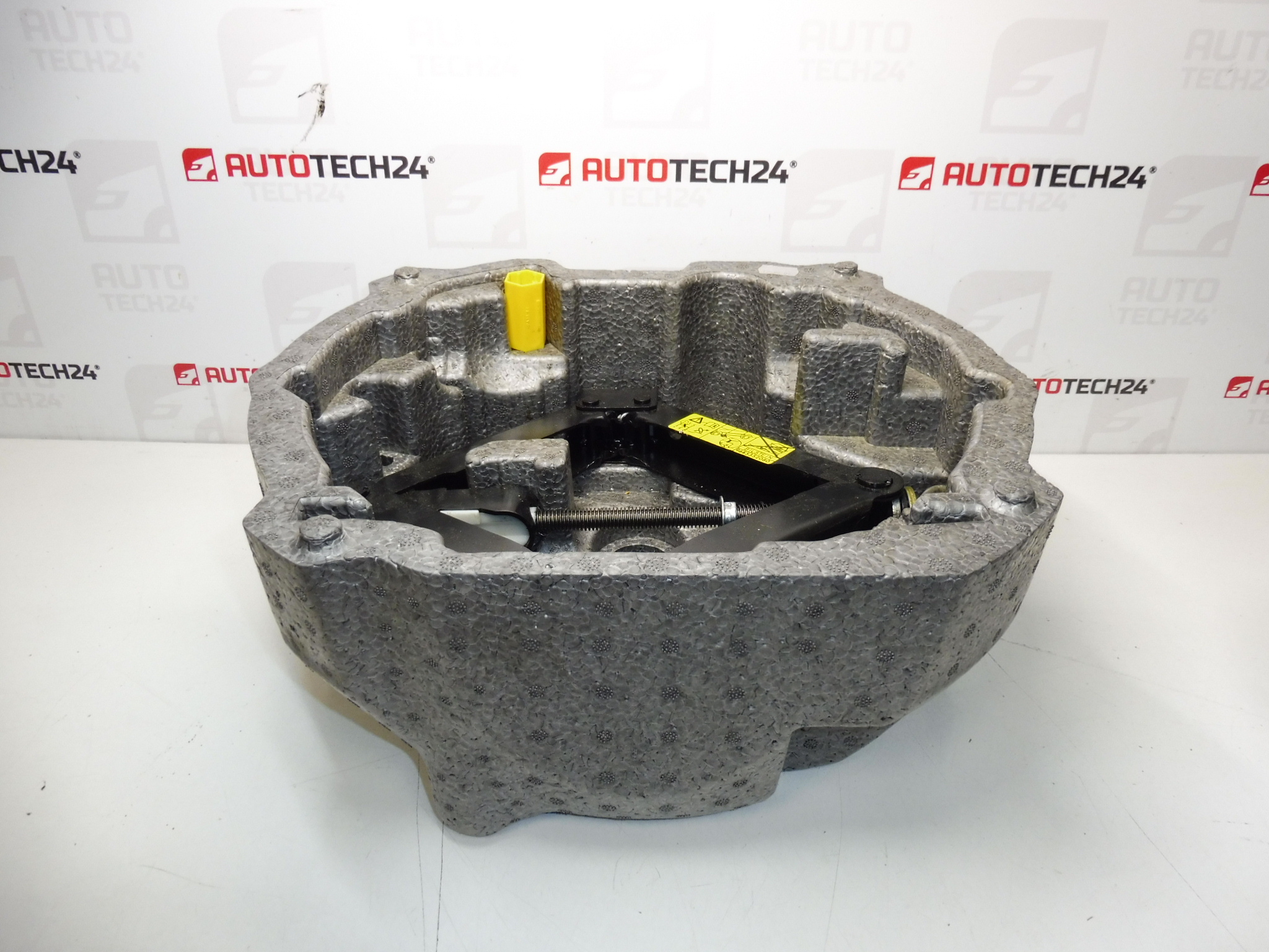 Lever tool, wheel wrench, towing eye Citroën C5 II 672599 6736C1 674414