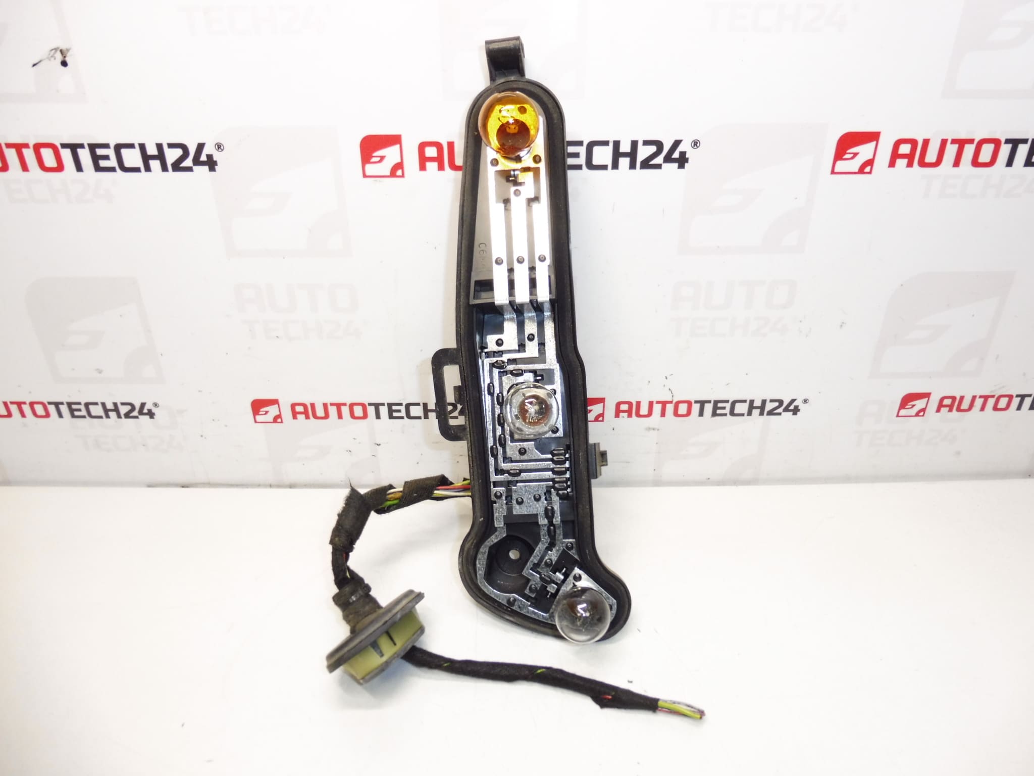 Right rear lamp base Citroën C4 Coupe 9646801677 6351T6