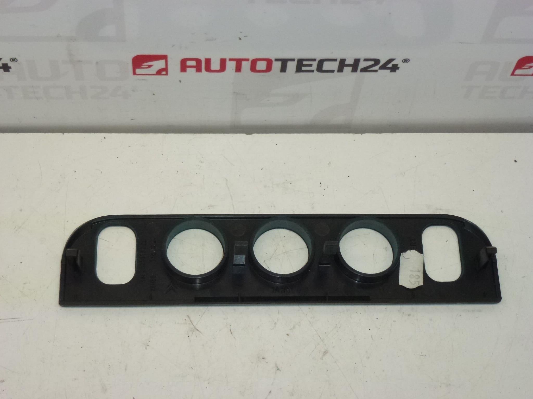 Dashboard cover Citroën Berlingo I and Peugeot Partner I 96210132ZL 8212ER - Image 2