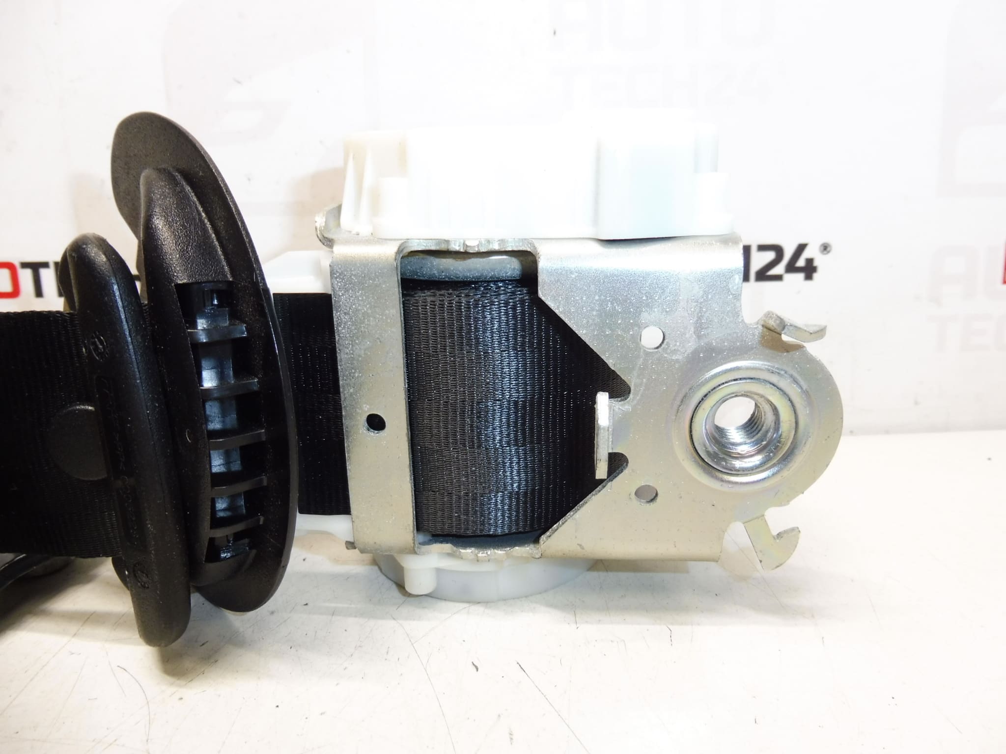 Left rear belt Peugeot 308 T9 96777230XX - Image 2